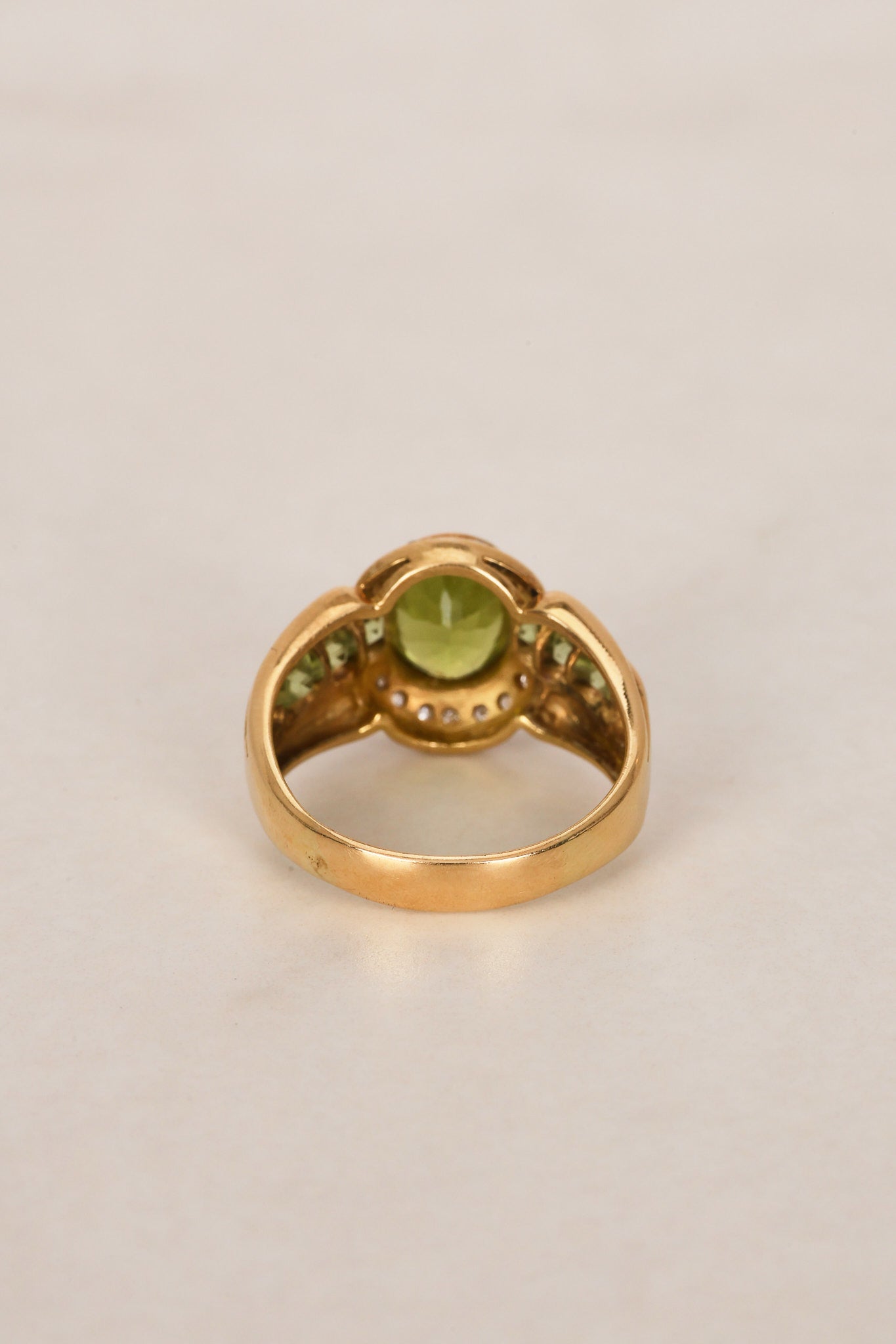 18K Diamond and Peridot Gold Ring