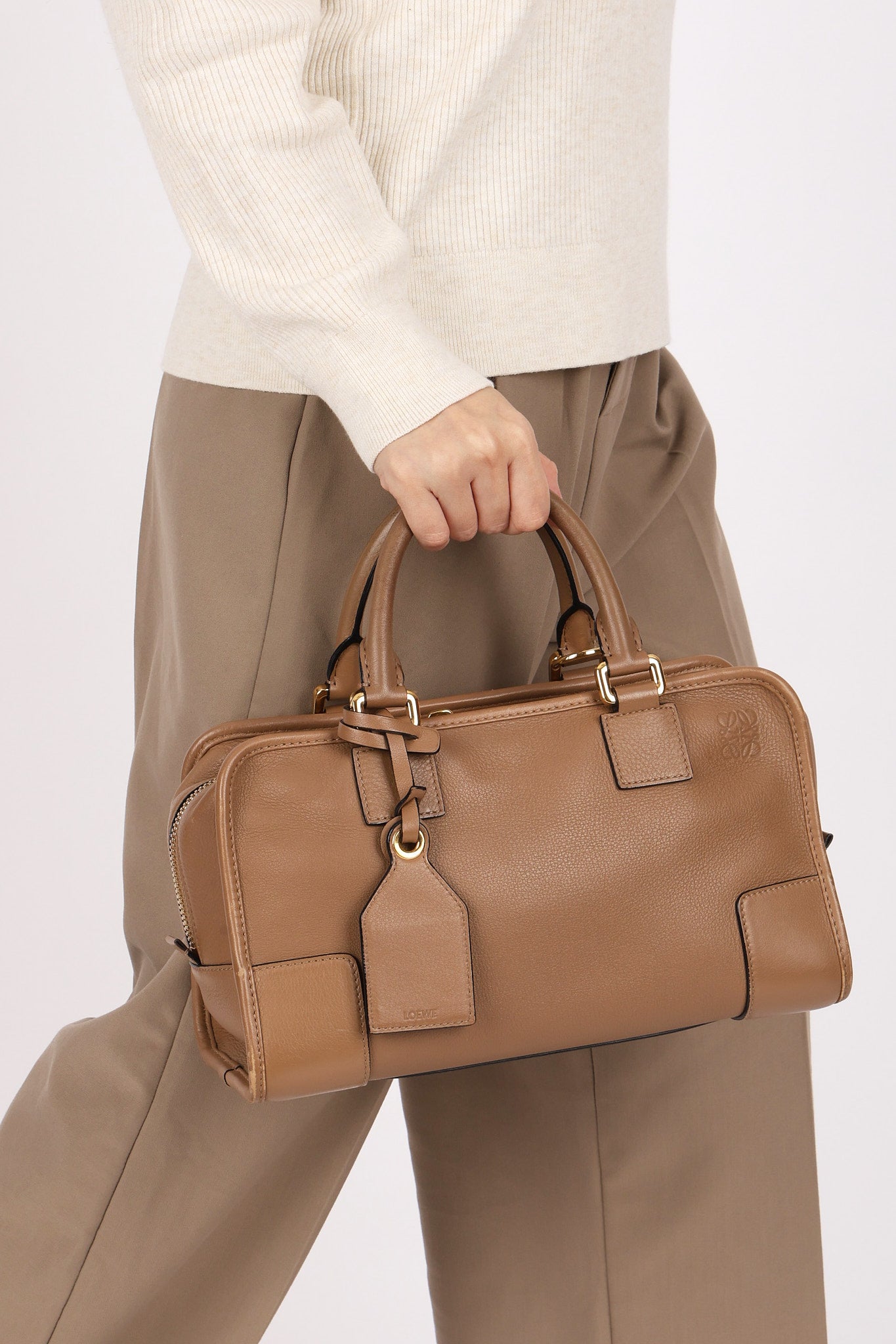 Loewe Amazona 28 Light Mocha