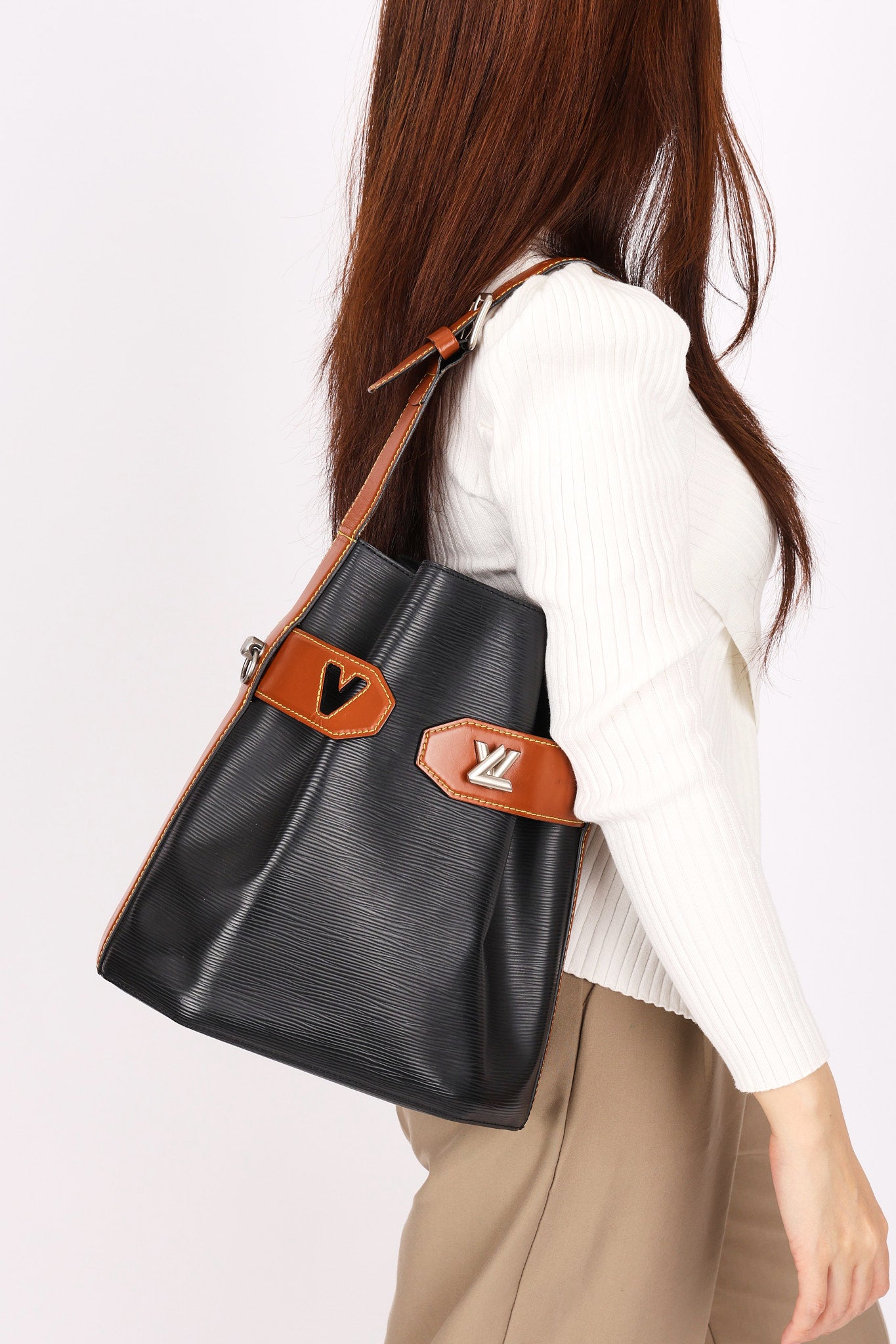 Louis Vuitton Epi Twist Bucket Bag 2018