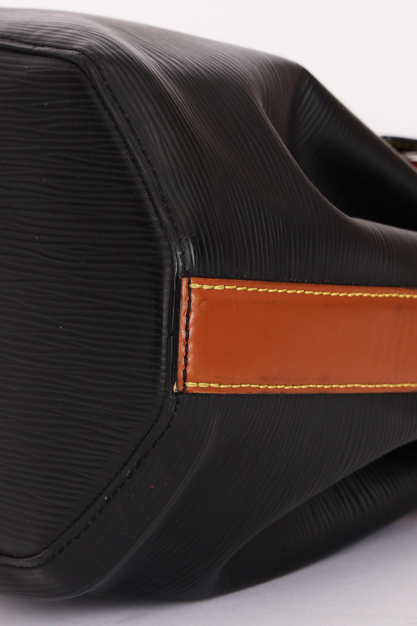 Louis Vuitton Epi Twist Bucket Bag 2018