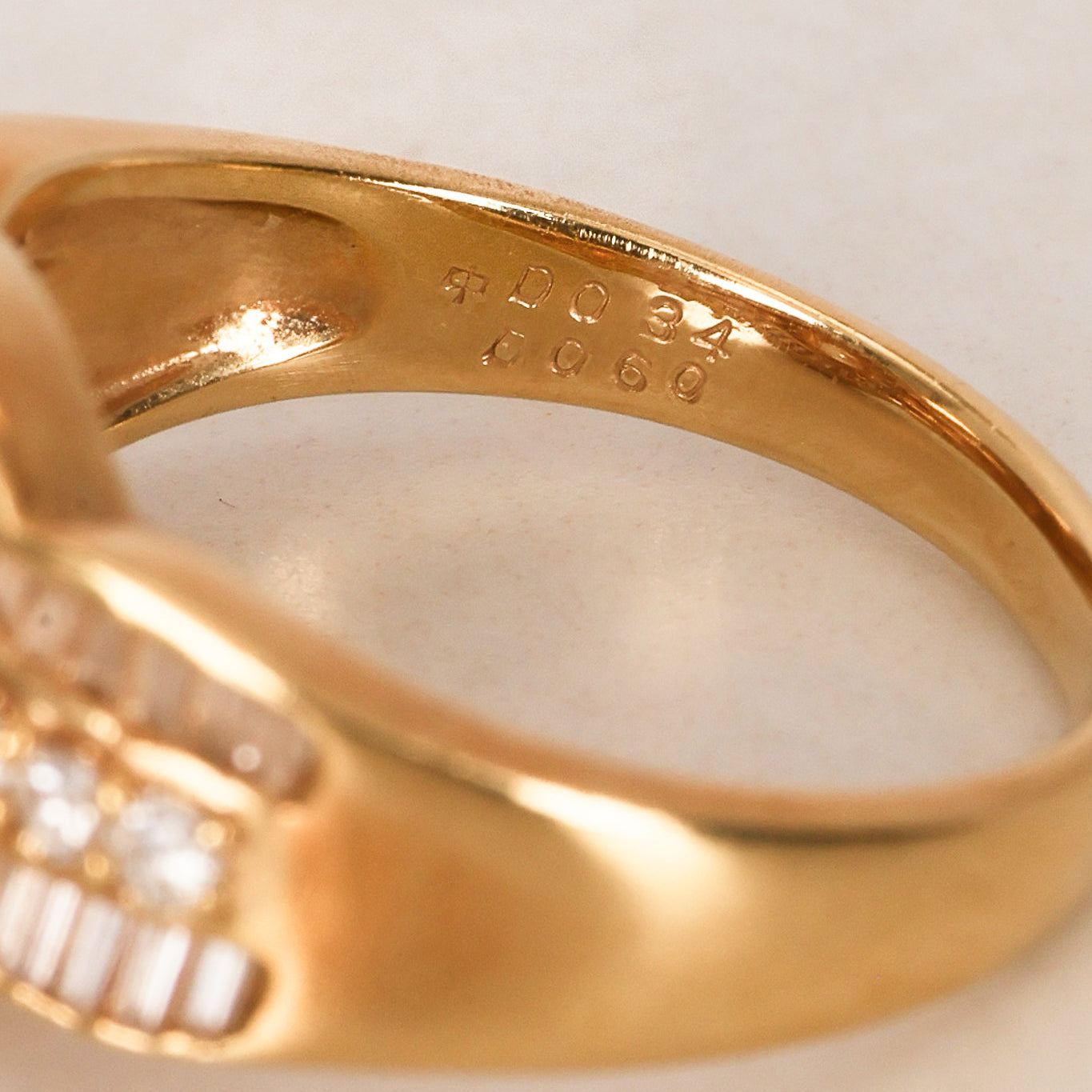 18K Diamond Gold Ring