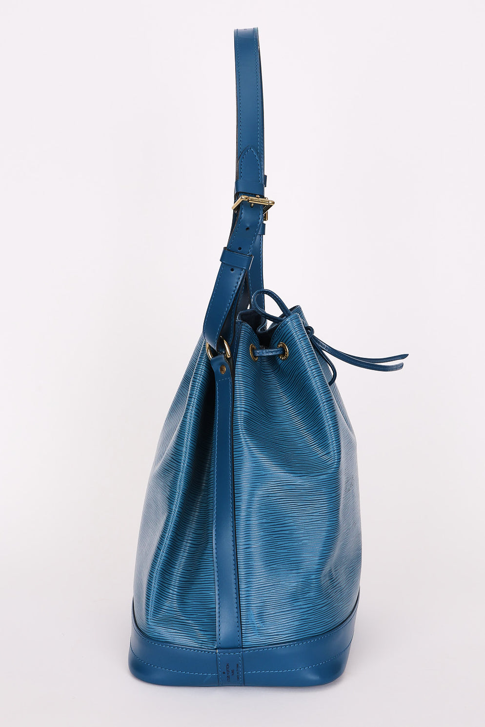 Louis Vuitton Epi Noe MM Blue