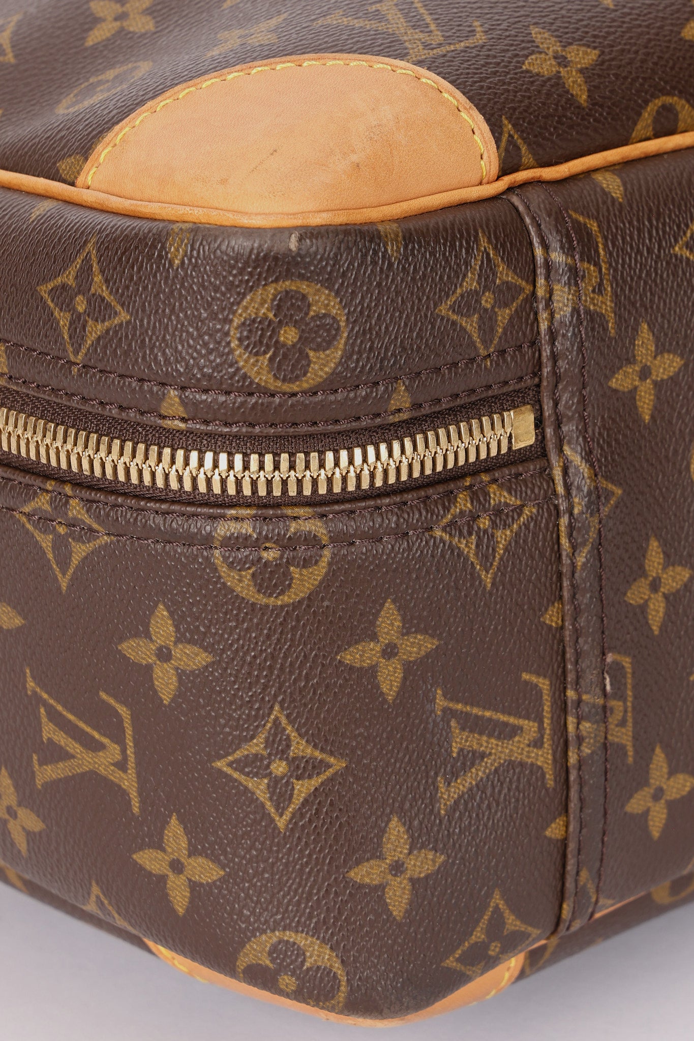 Louis Vuitton Monogram Sirius 45