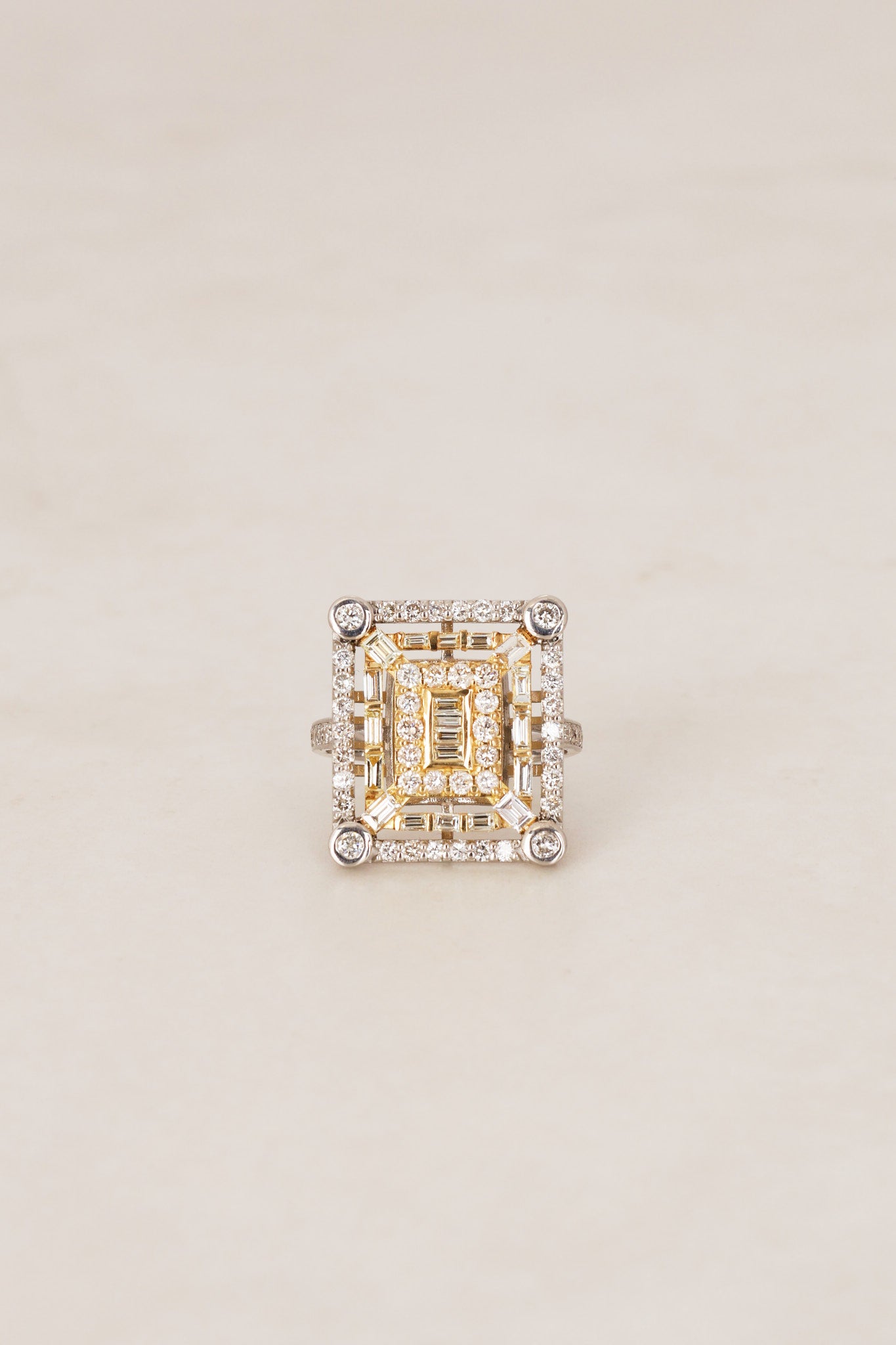 18K Gold & Diamond Ring