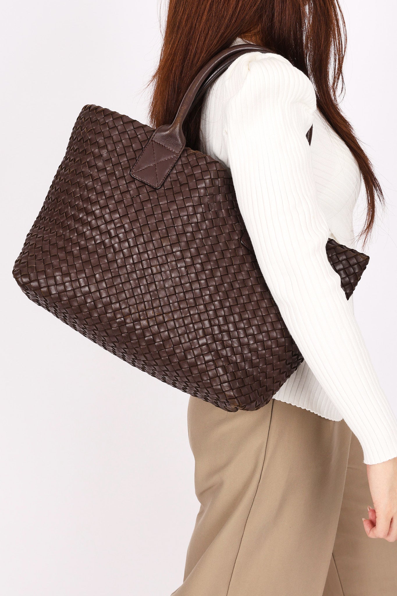 Bottega Veneta Medium Intrecciato Cabas Tote Brown