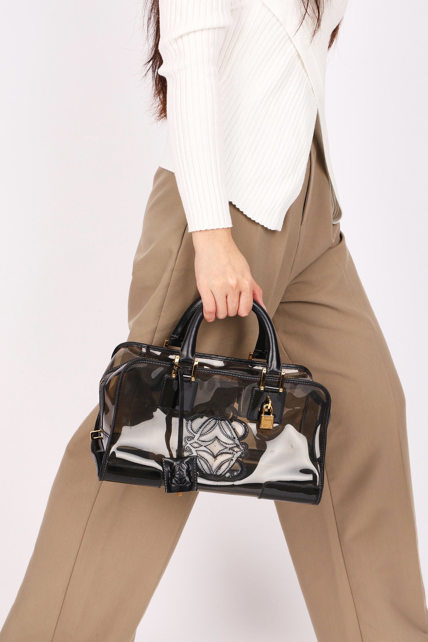 Loewe Amazona 28 Black PVC