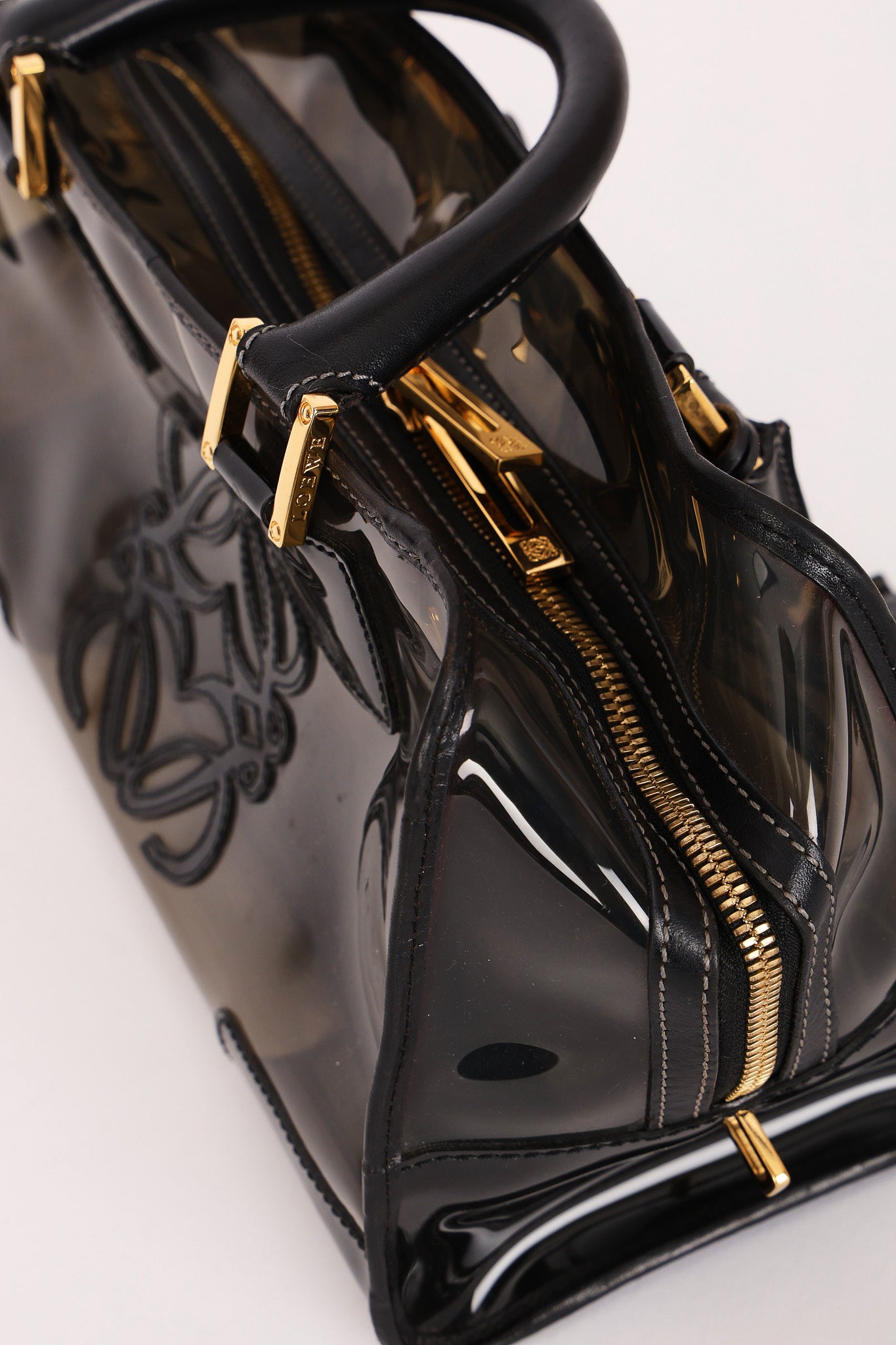 Loewe Amazona 28 Black PVC