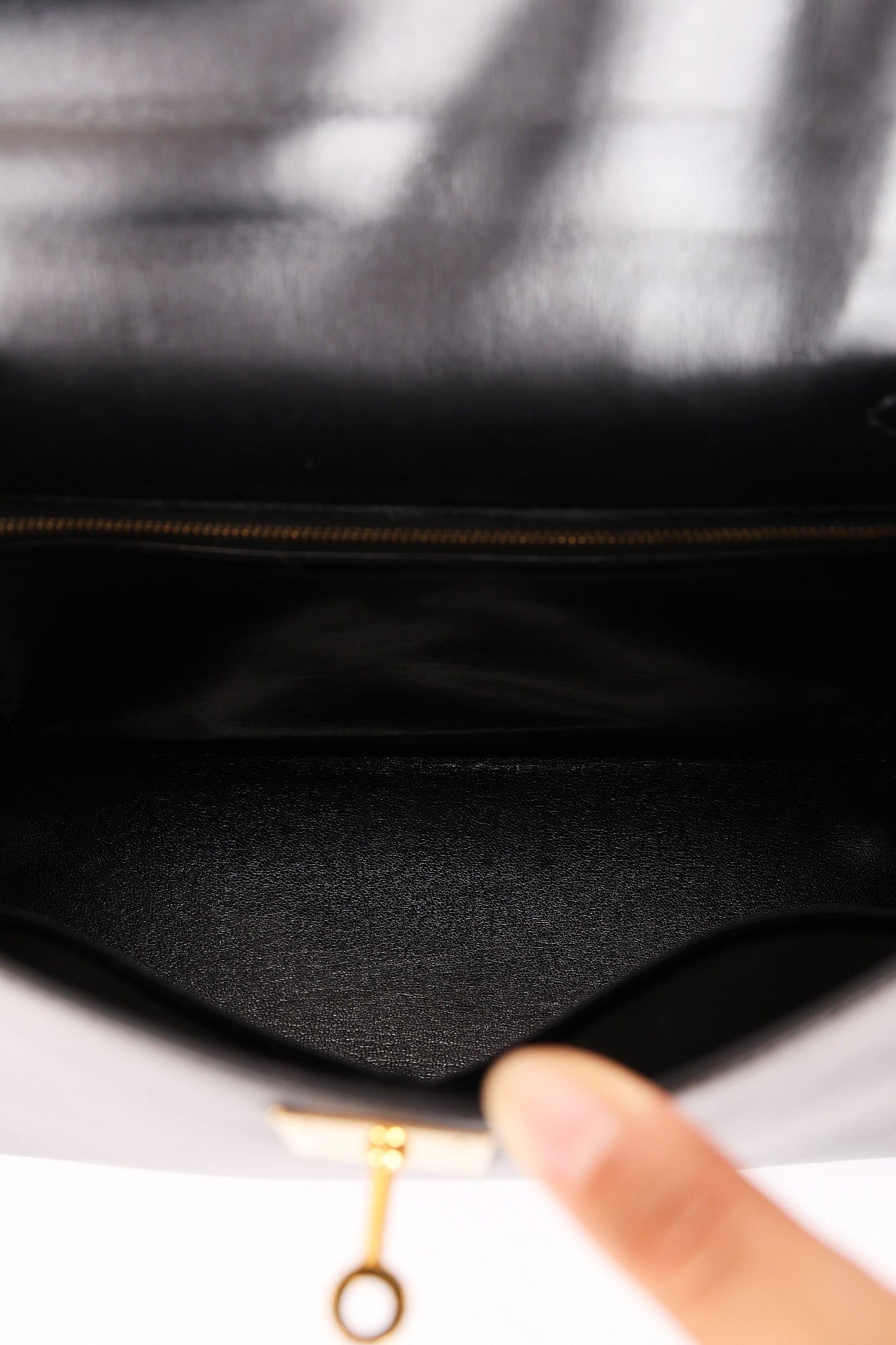 Hermès Kelly 28 Noir Box GHW 1977