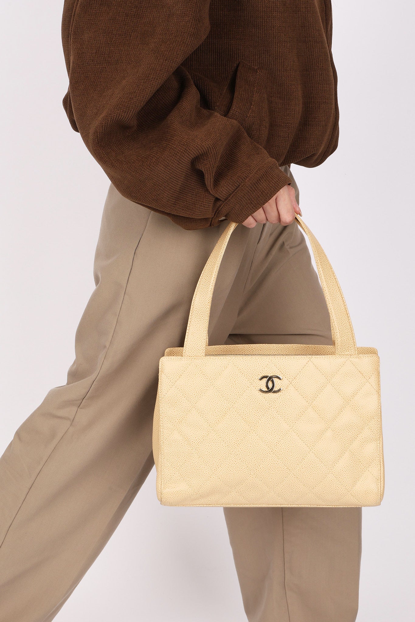 Chanel Shoulder Bag Ivory Caviar 2003 CGHW