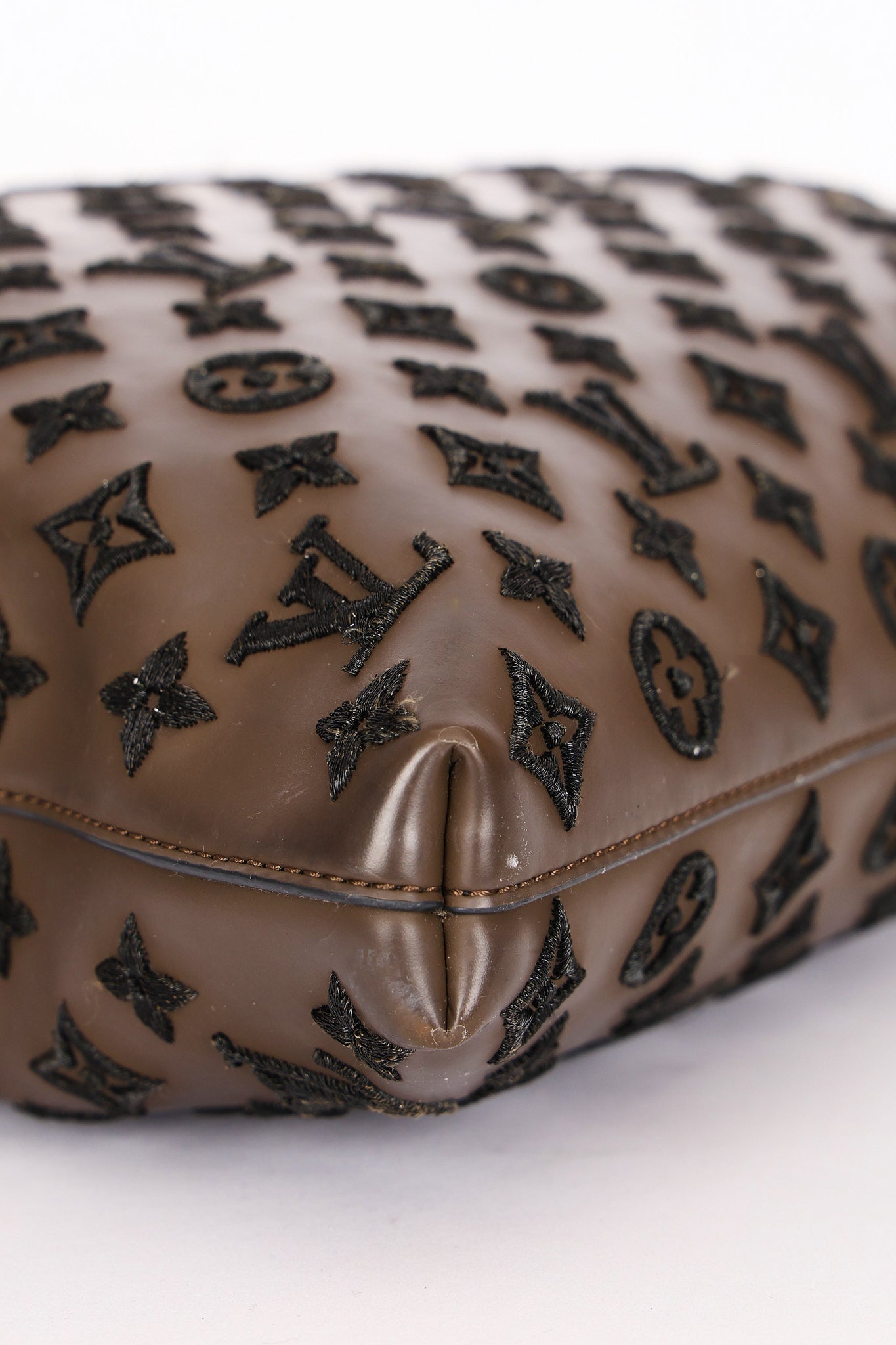 Limited Edition Louis Vuitton Monogram Addiction Lockit Vertical MM