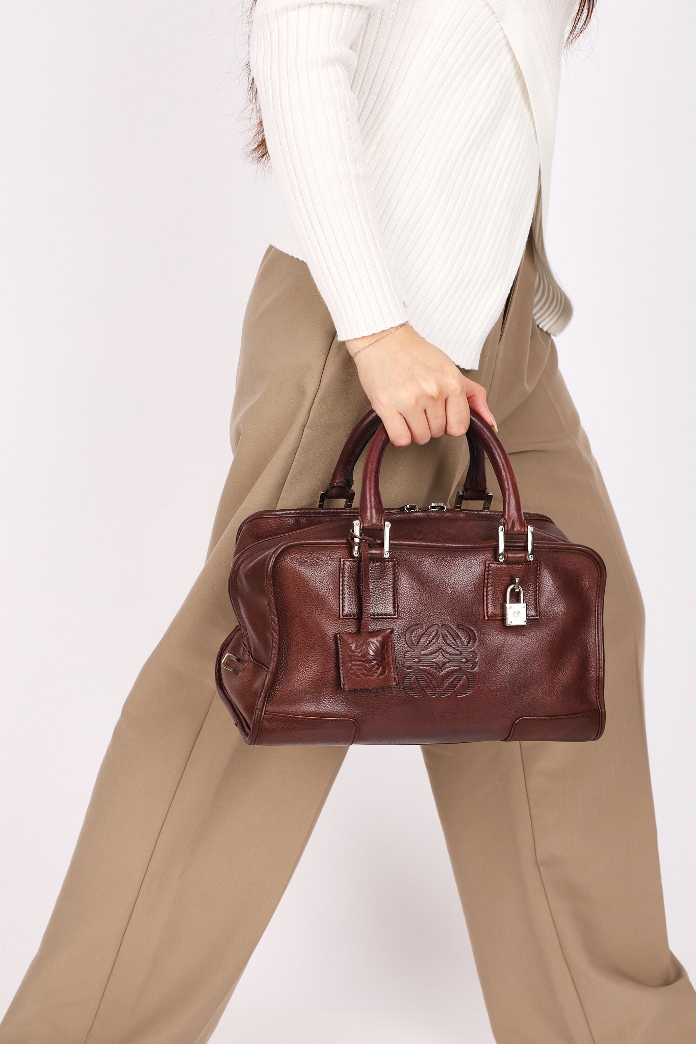 Loewe Amazona 28 Brown
