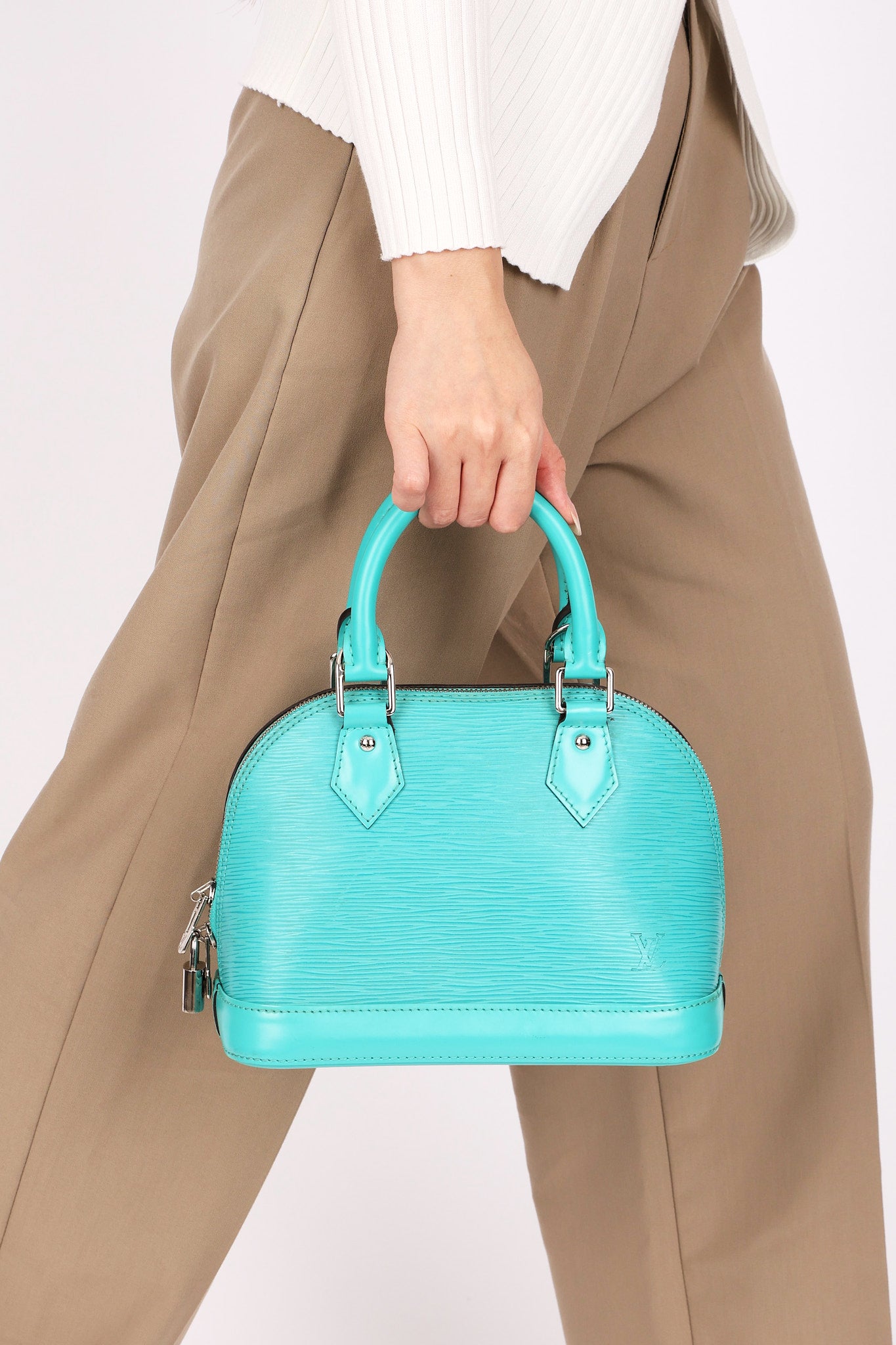 Louis Vuitton Epi Alma BB Turquoise