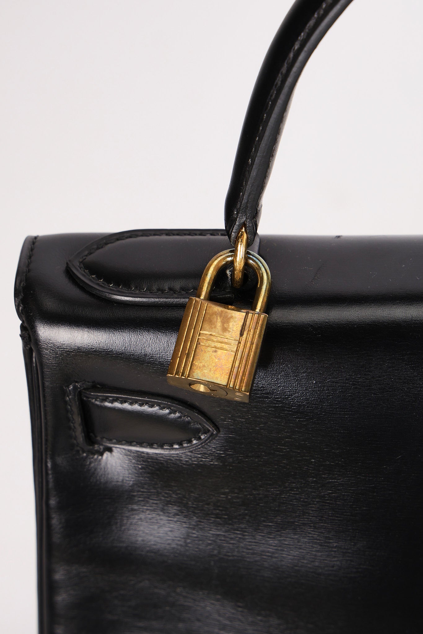 Hermès Kelly 28 Noir Box Retourne 1987 GHW