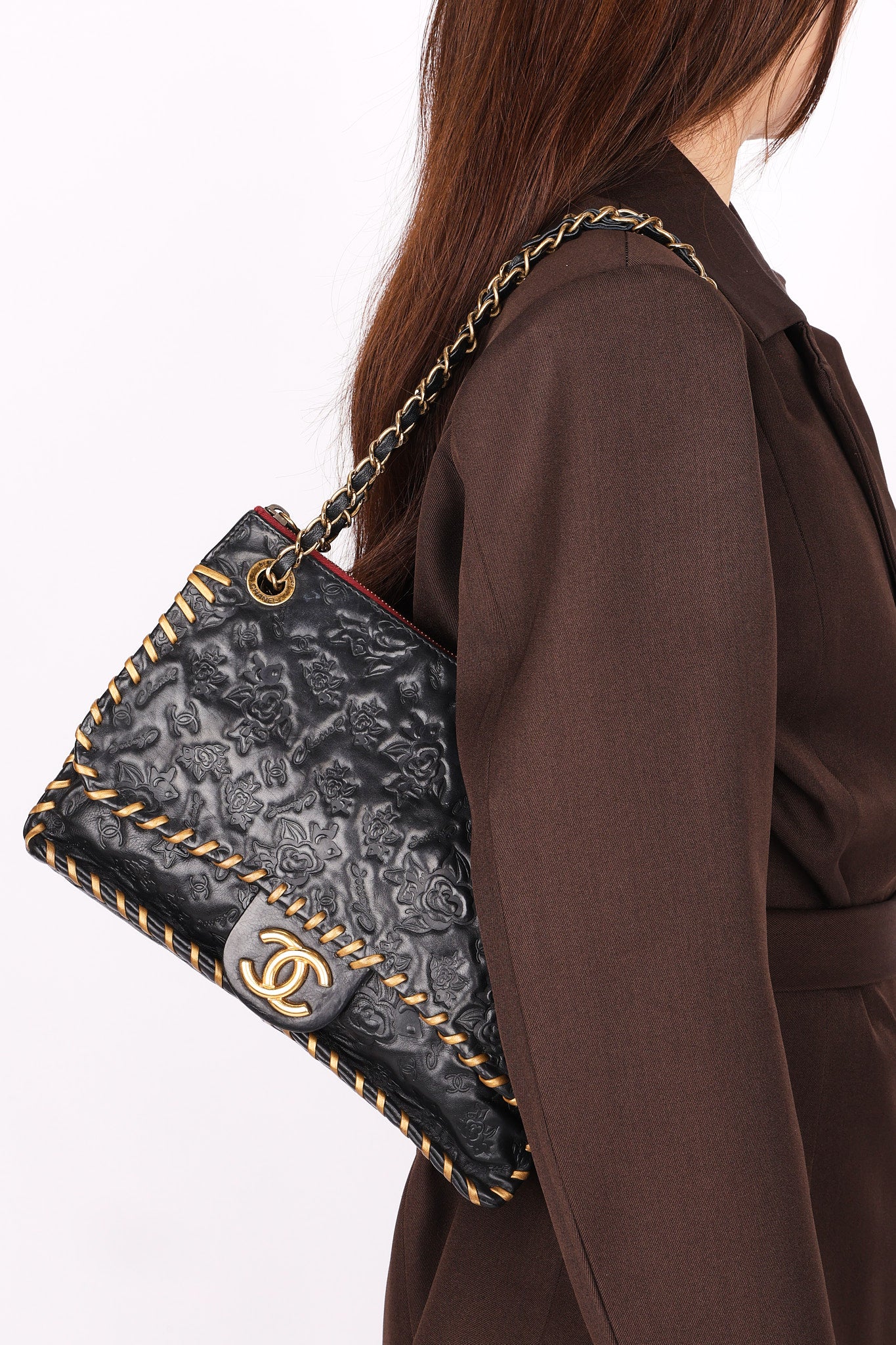Chanel Embossed Camellia Whipstitch Shoulder Bag Black Calfskin AGHW