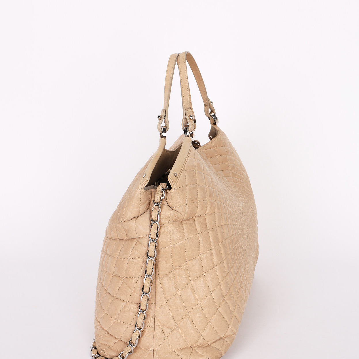 Chanel Spiral Sea Hit Tote Beige Iridescent (leather) SHW