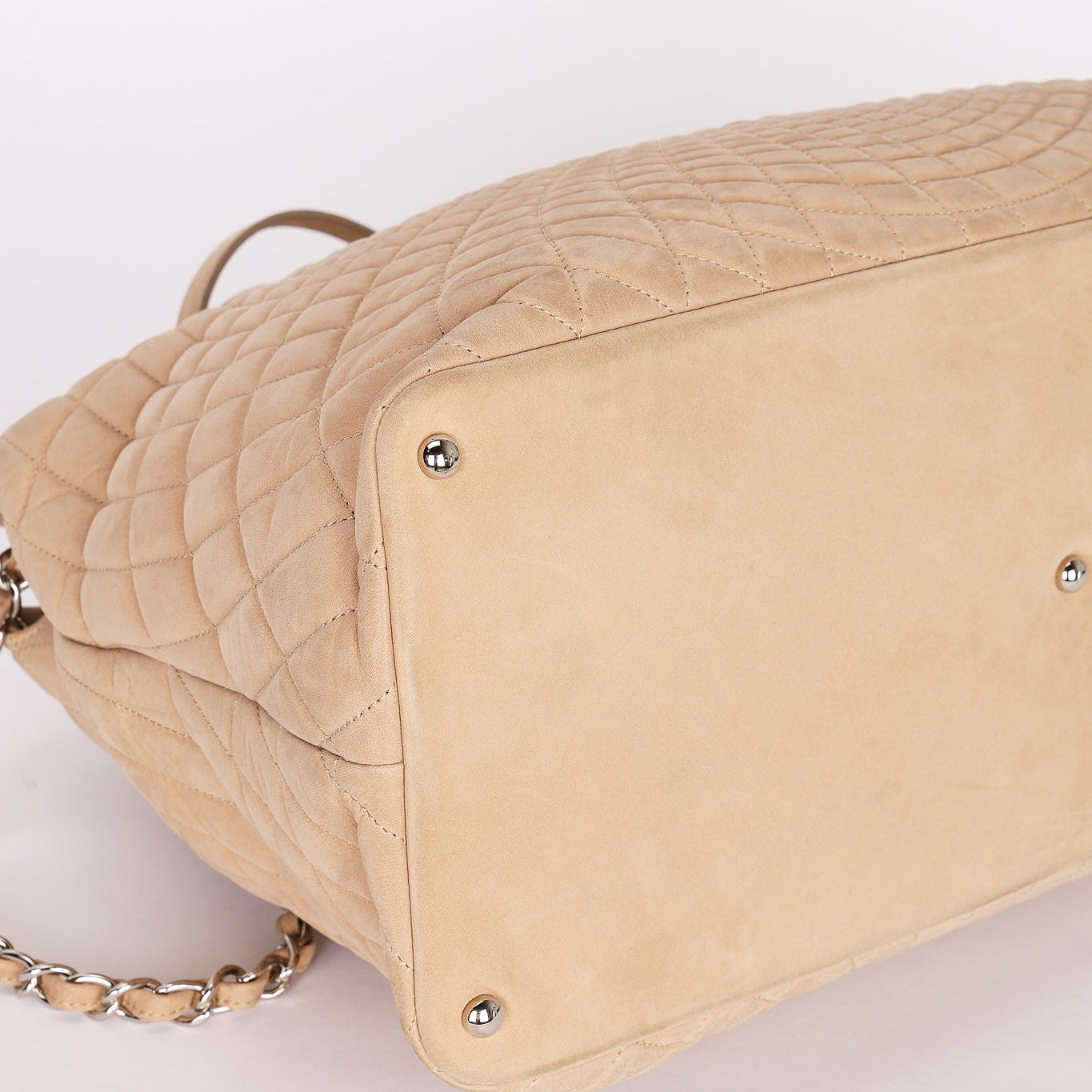 Chanel Spiral Sea Hit Tote Beige Iridescent (leather) SHW