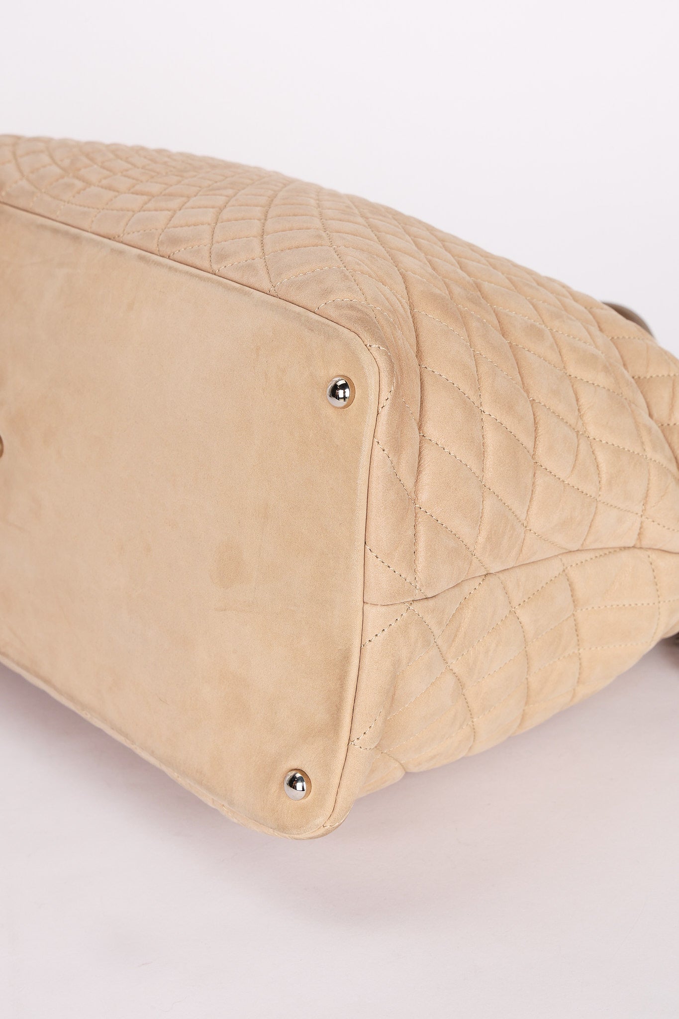 Chanel Spiral Sea Hit Tote Beige Iridescent (leather) SHW