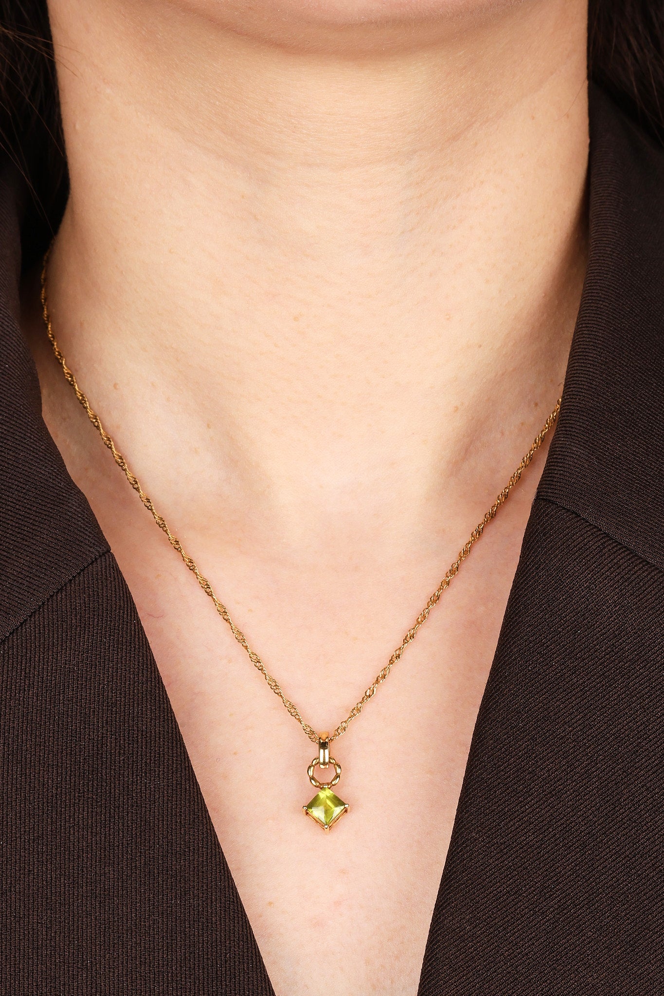 Vintage 18K Yellow Gold Peridot Pendant Necklace