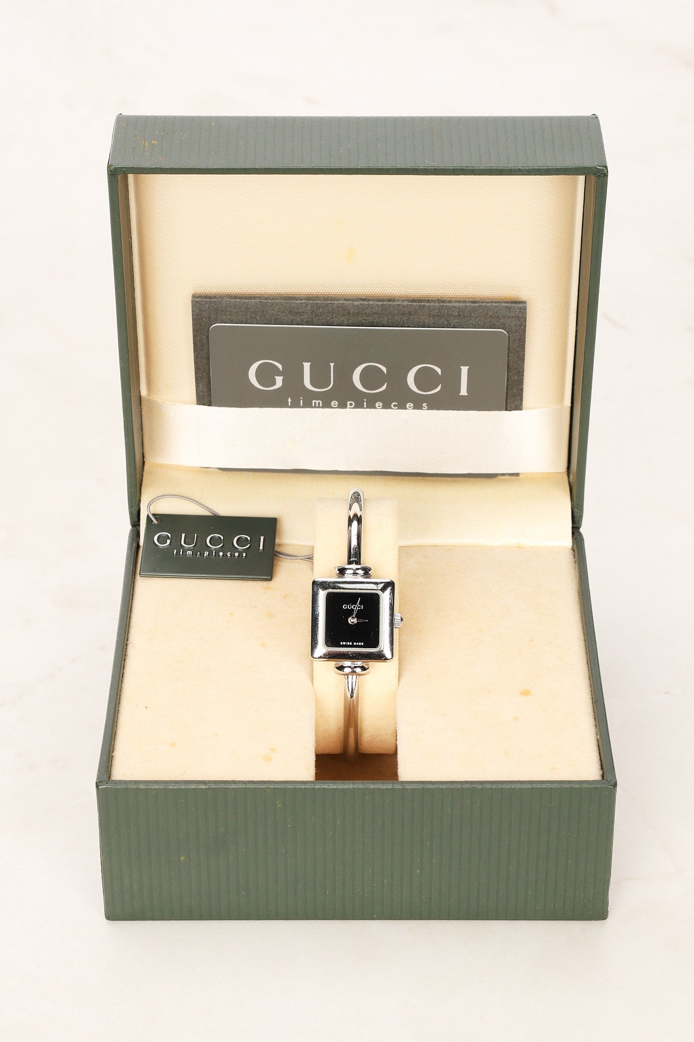 Gucci 1900L Stainless Steel Onyx Watch 19mm