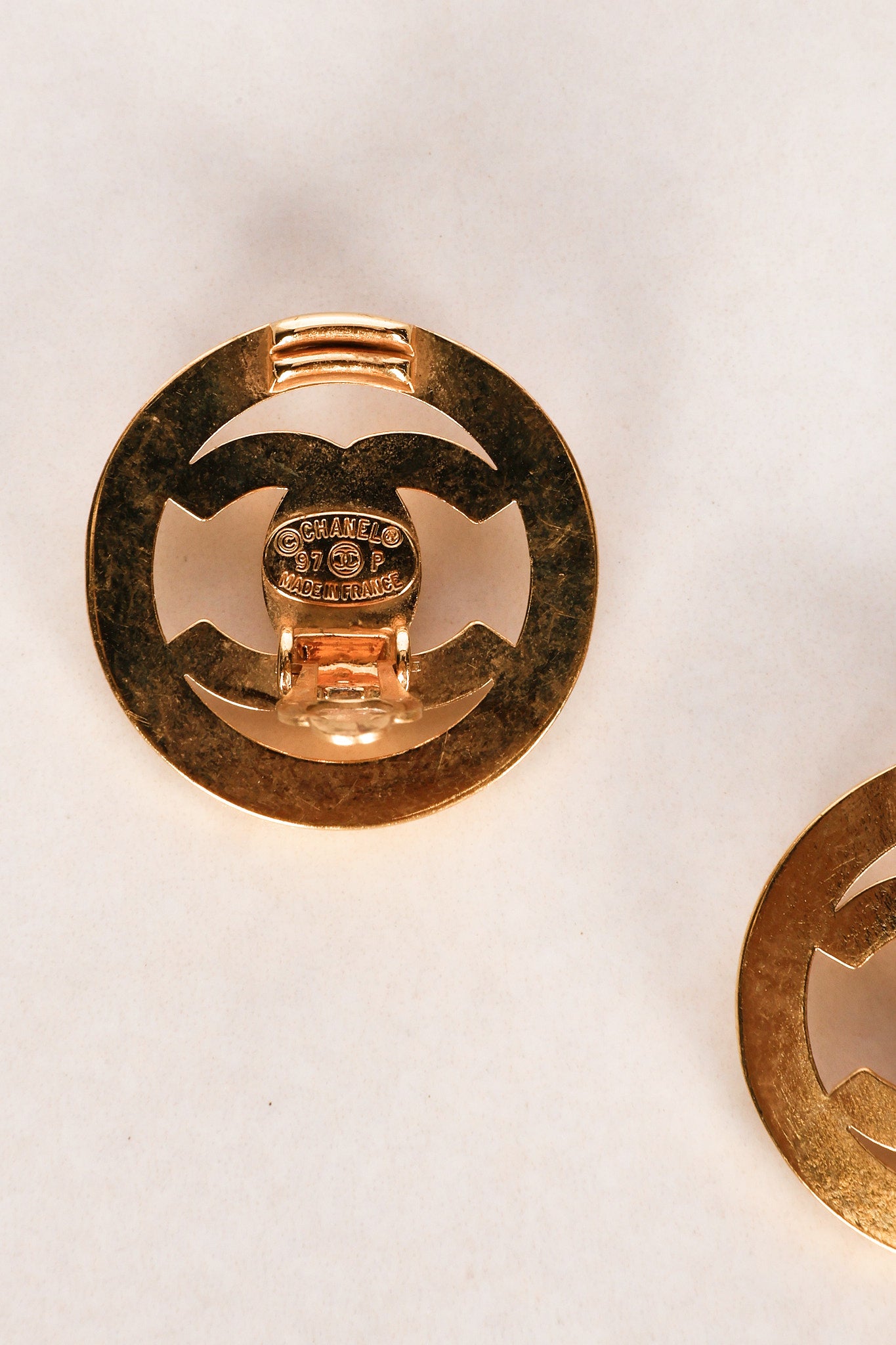 Chanel 1997 CC Turnlock Circle Clip-On Earrings 24K GP