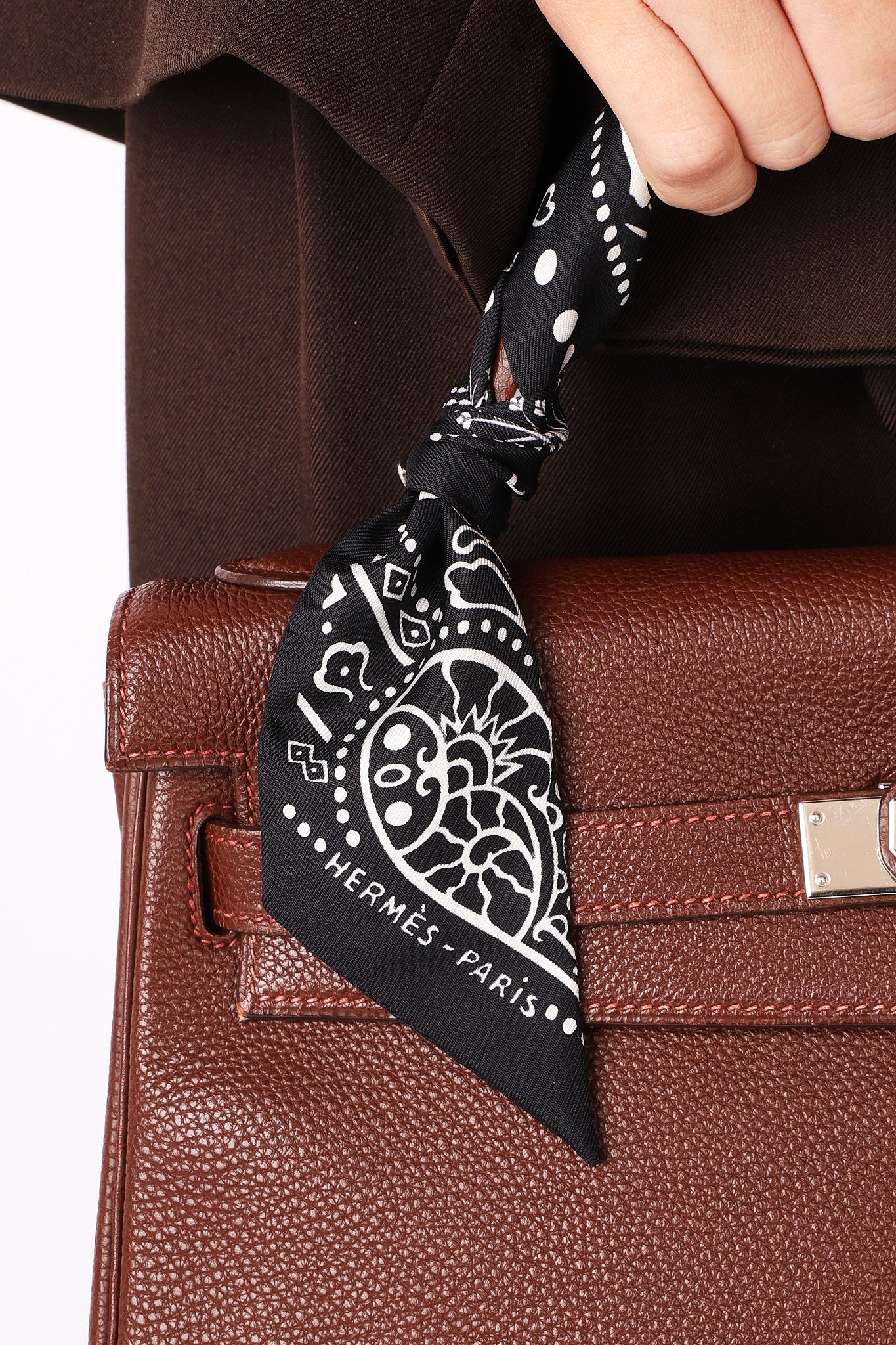 Hermès Noir Paisley Twilly Scarf
