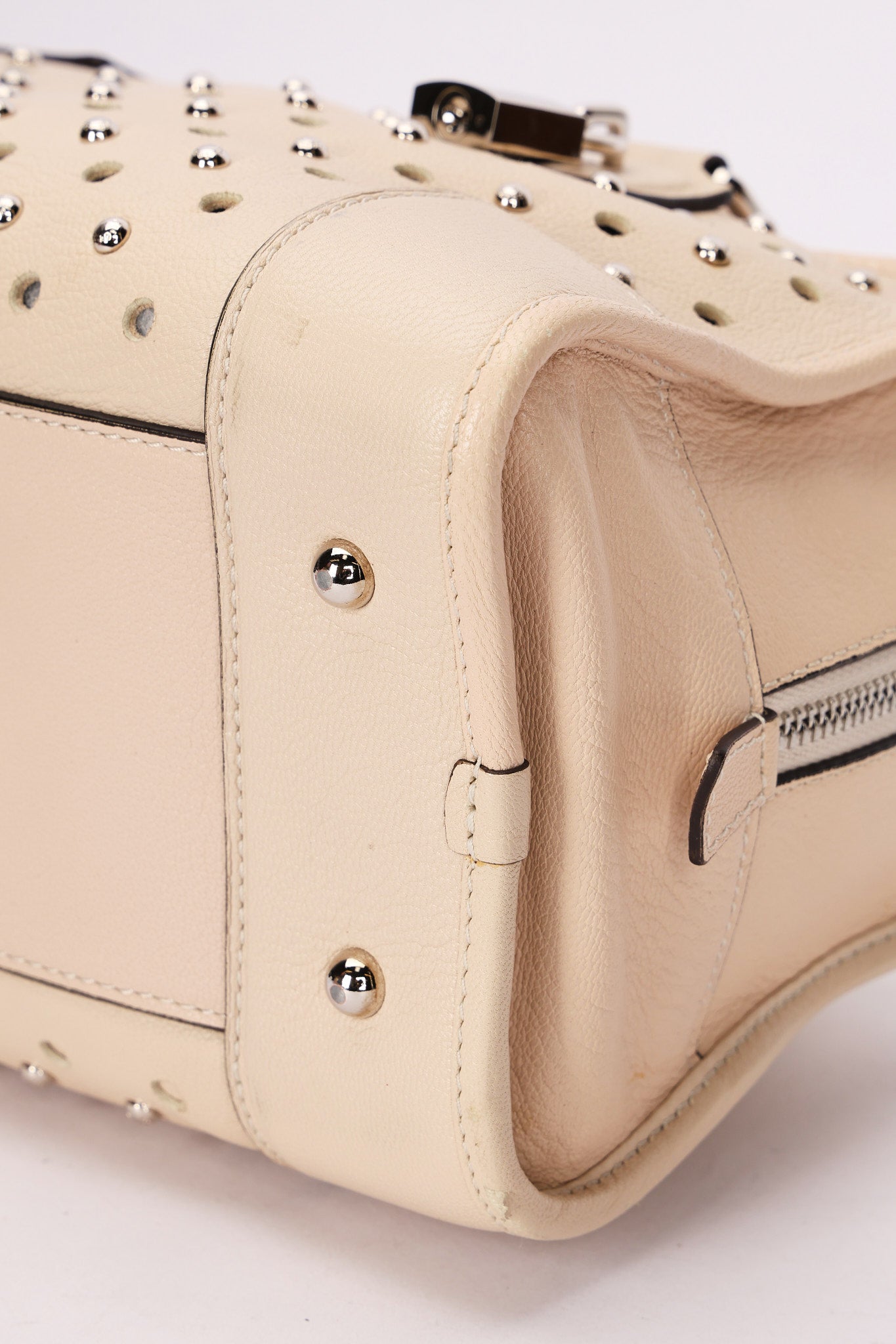 Loewe Perforated Stud Amazona 28