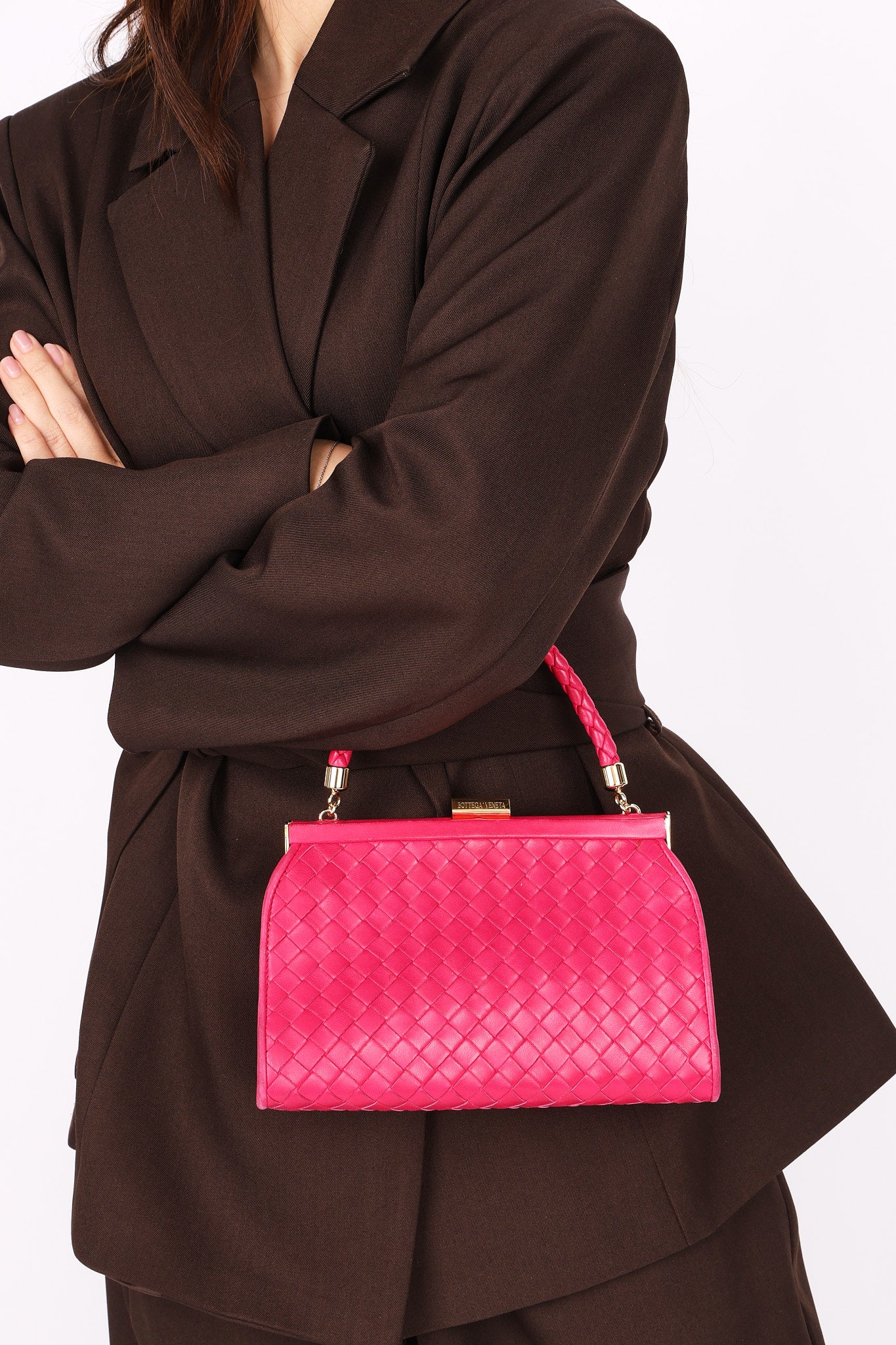 Bottega Veneta Intrecciato Kisslock Top Handle Bag Pink