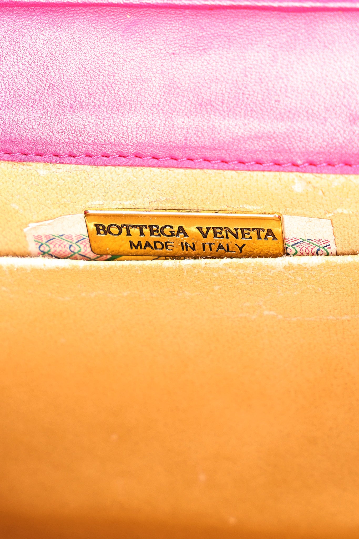 Bottega Veneta Intrecciato Kisslock Top Handle Bag Pink