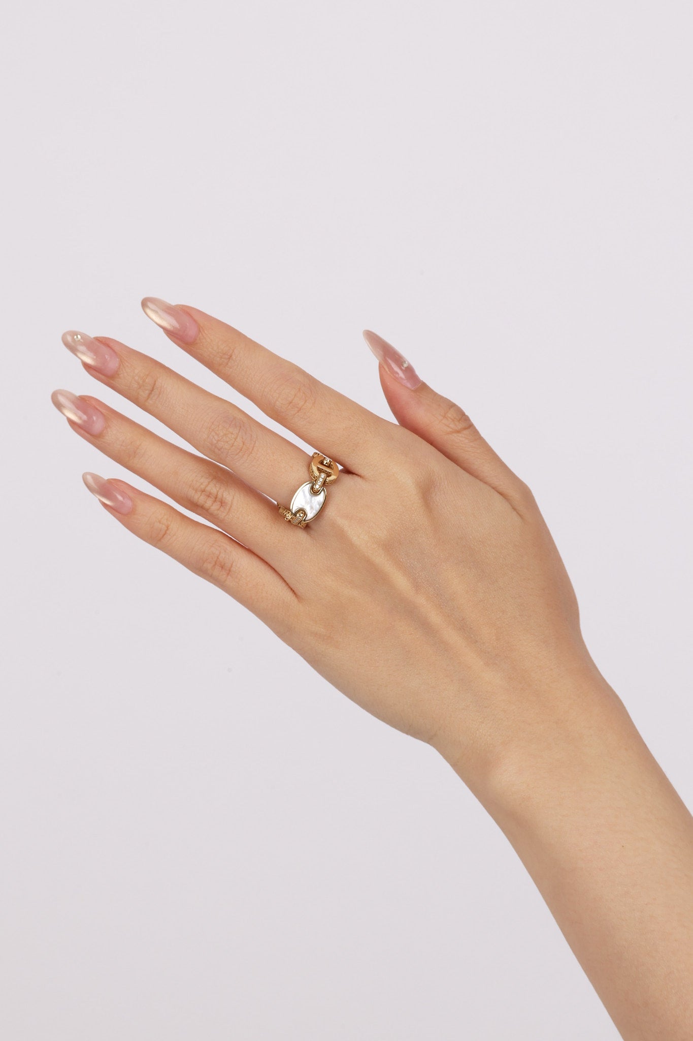 14K Yellow Gold Mother of Pearl Mariner Ring, Size US 7