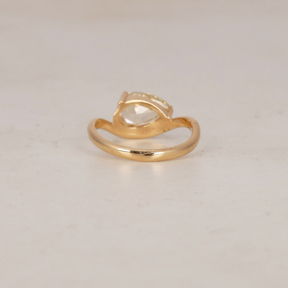 Modern 14K Yellow Gold Lab Grown Yellow Diamond Curve Ring, Size US 4.25