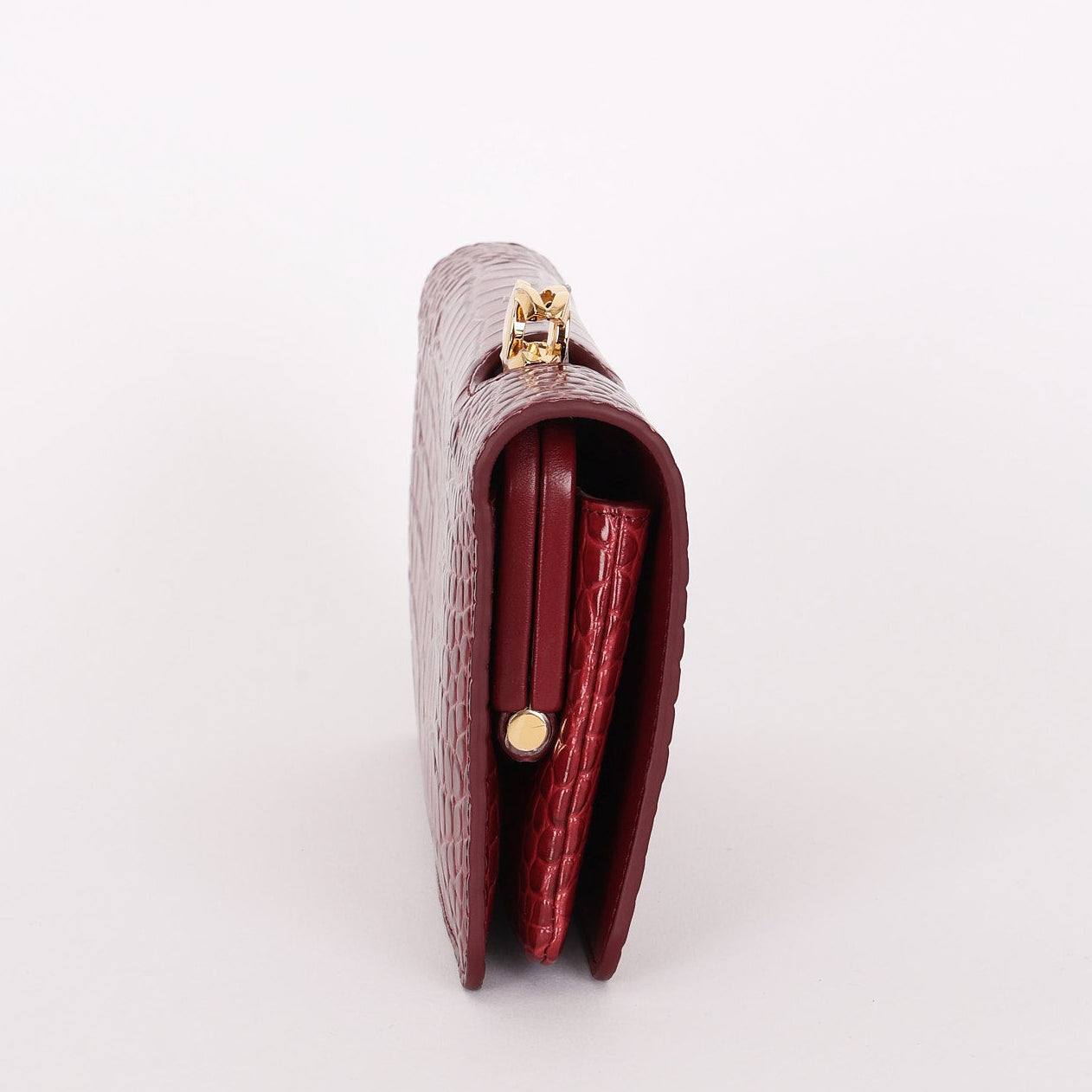 Chanel Kisslock Clutch Bordeaux Croc Embossed 2026 GHW