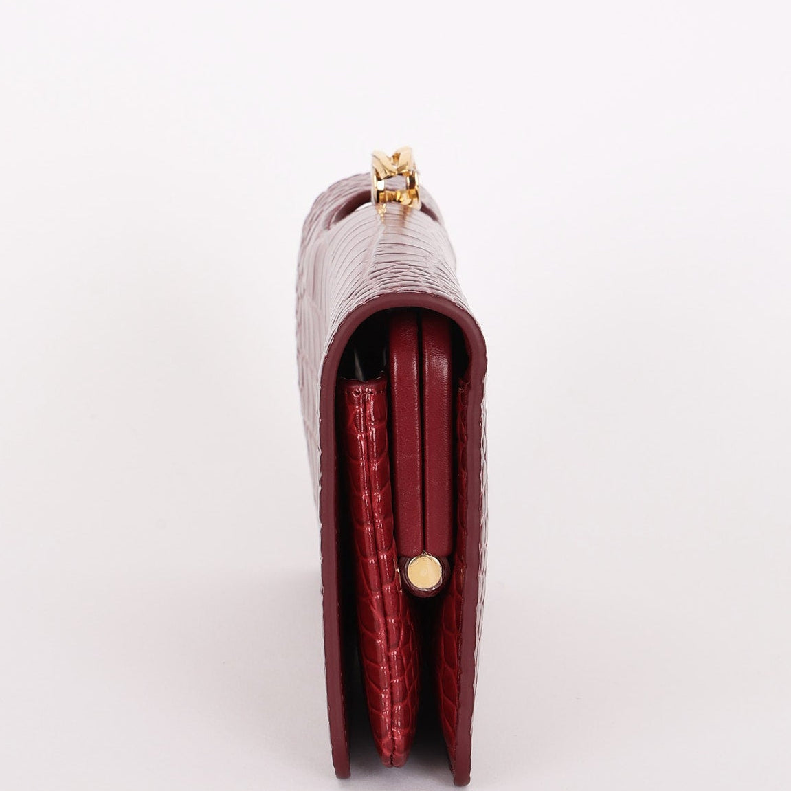 Chanel Kisslock Clutch Bordeaux Croc Embossed 2026 GHW