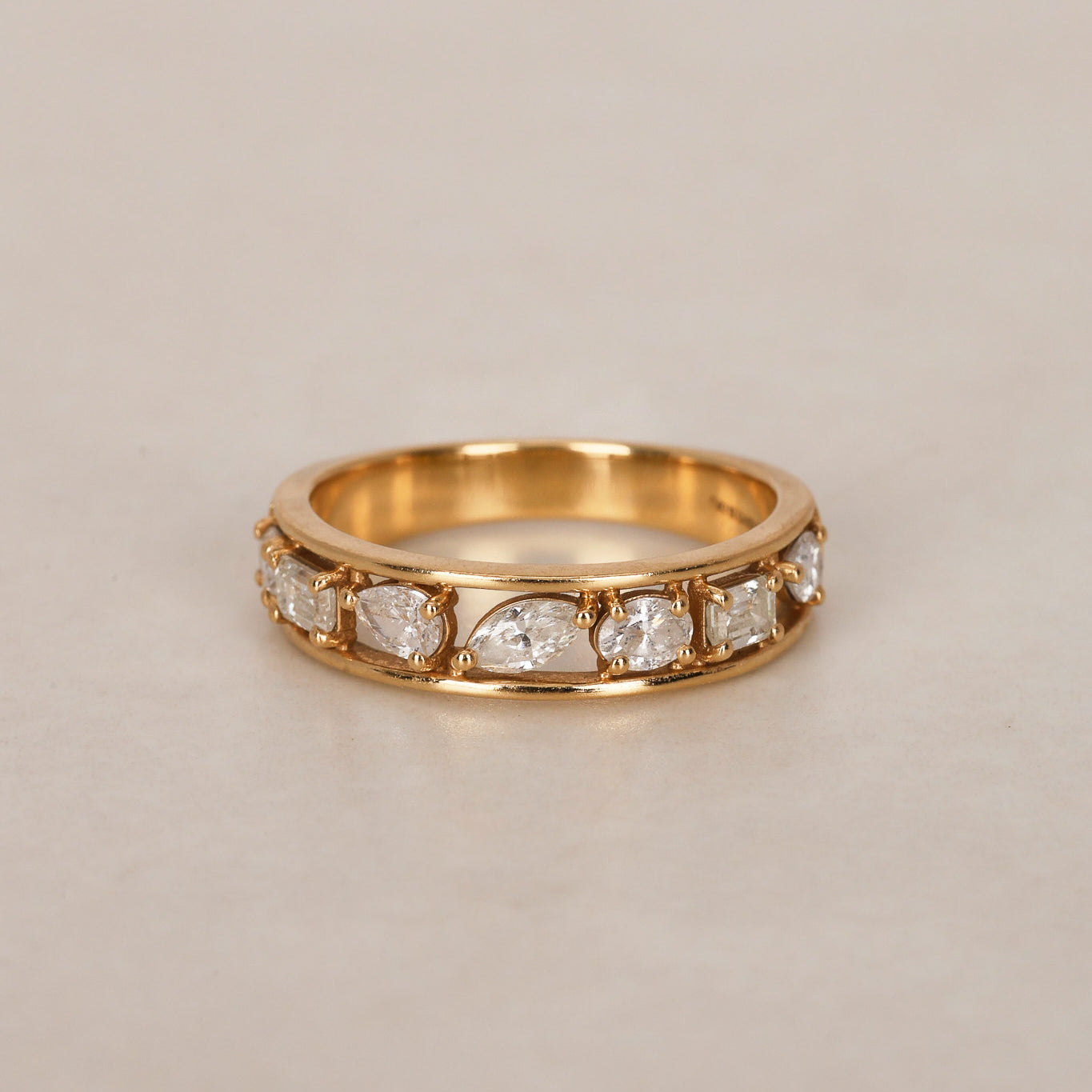 18K Yellow Gold Floating Diamond Cutout Band Ring, Size US 7.5