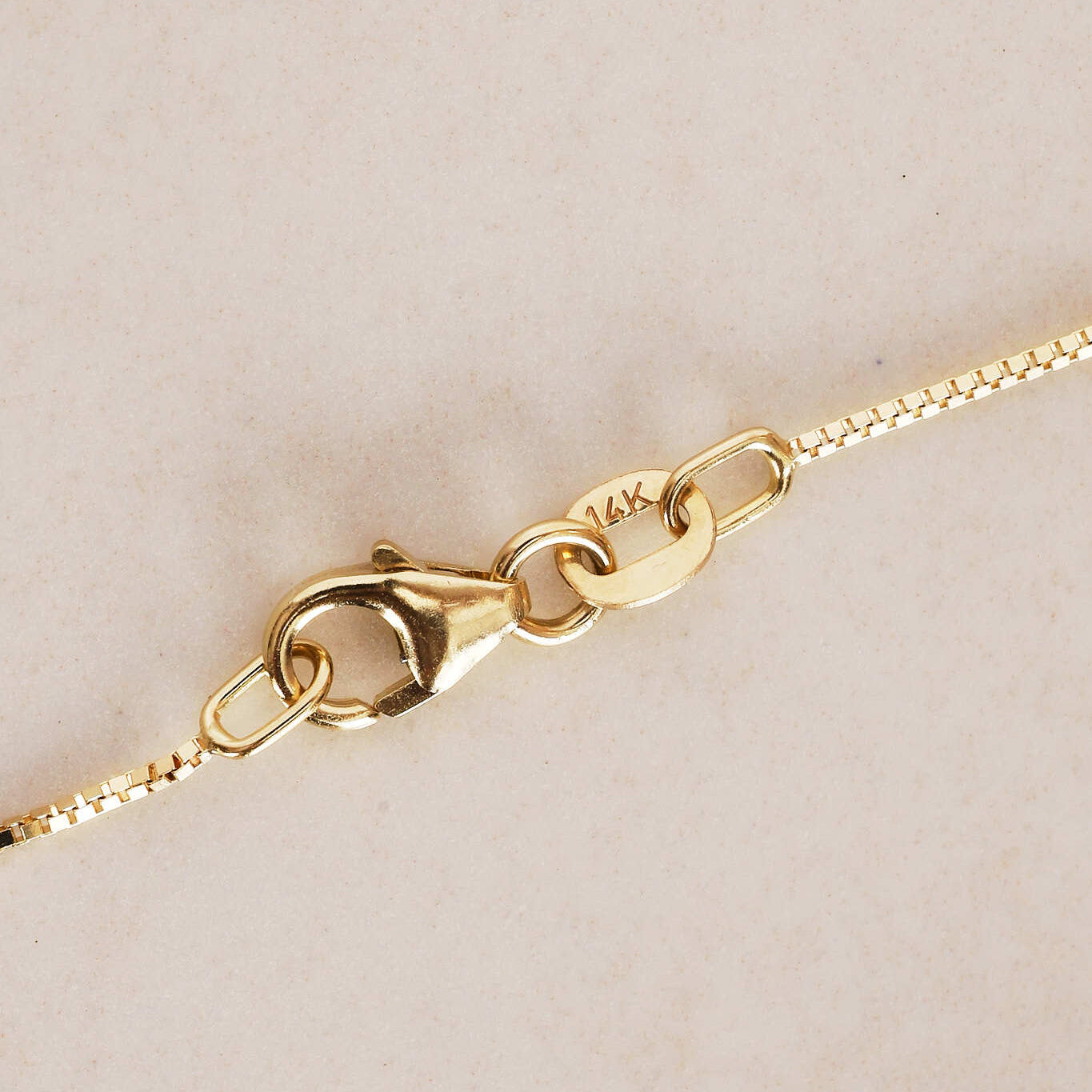 14K Yellow Gold FashioNica Mother of Pearl Mariner Chain Pendant Box Chain Necklace