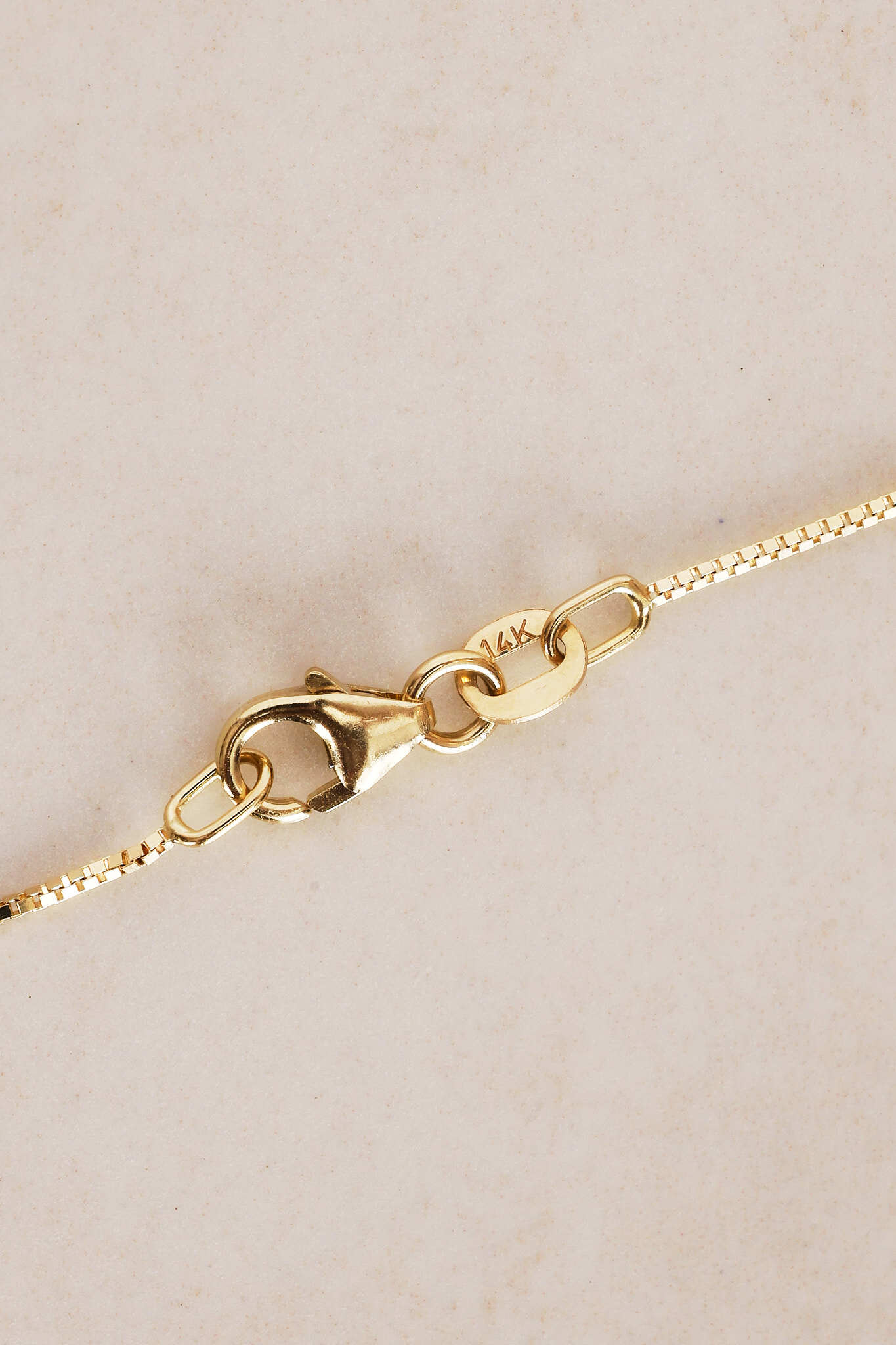 14K Yellow Gold FashioNica Mother of Pearl Mariner Chain Pendant Box Chain Necklace