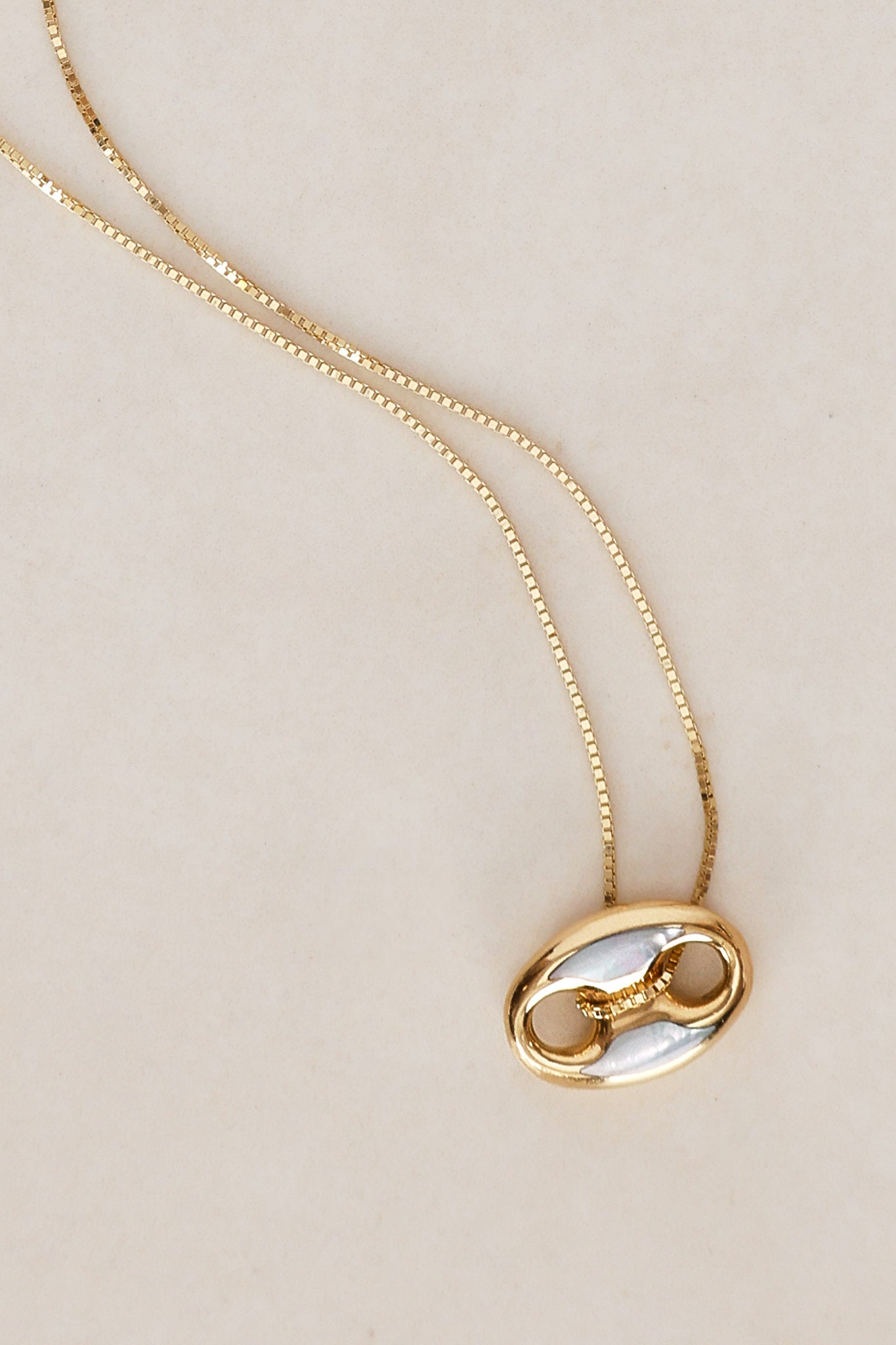 14K Yellow Gold FashioNica Mother of Pearl Mariner Chain Pendant Box Chain Necklace