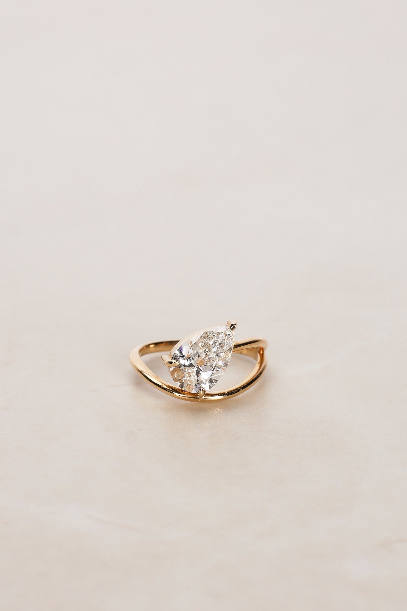 14K Yellow Gold Lab-Grown Pear Diamond Wave Band Ring, Size US 4.25