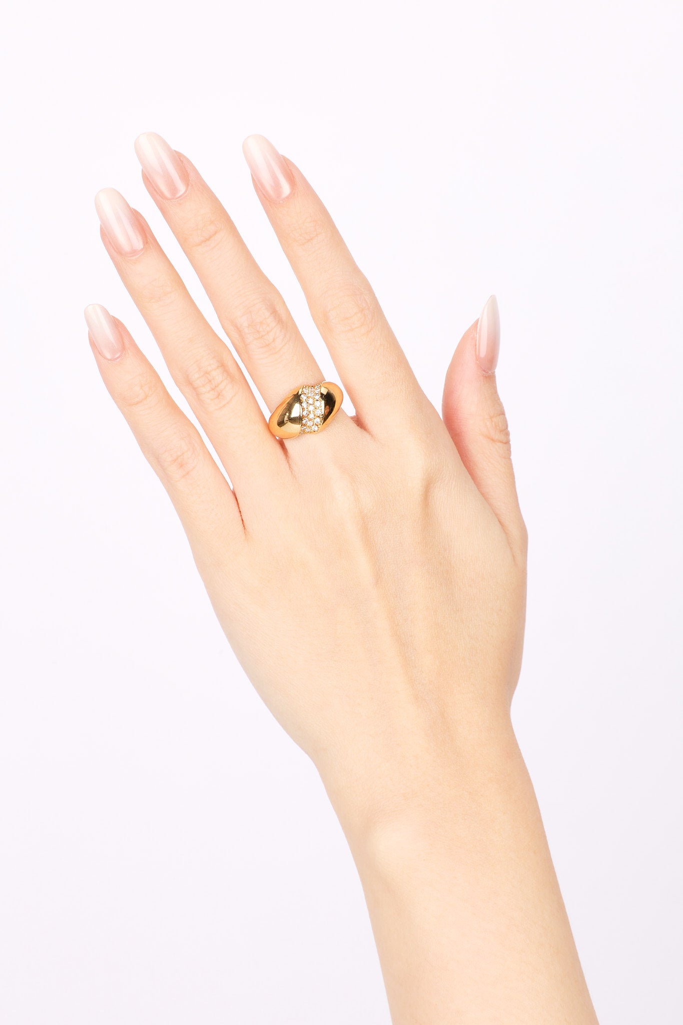 18K Yellow Gold Diamond Row Curve Ring, Size US 5