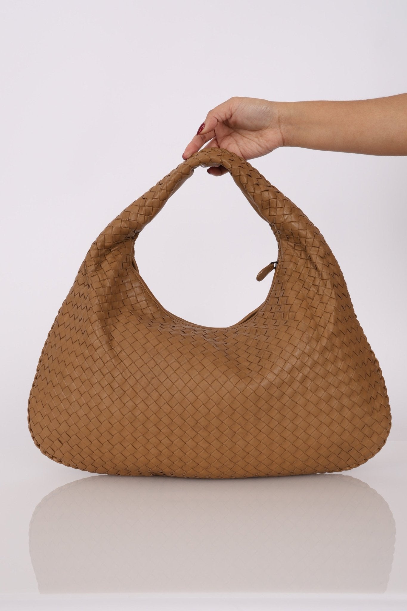 Bottega Veneta Caramel Medium Intreccciato Hobo - FashioNica