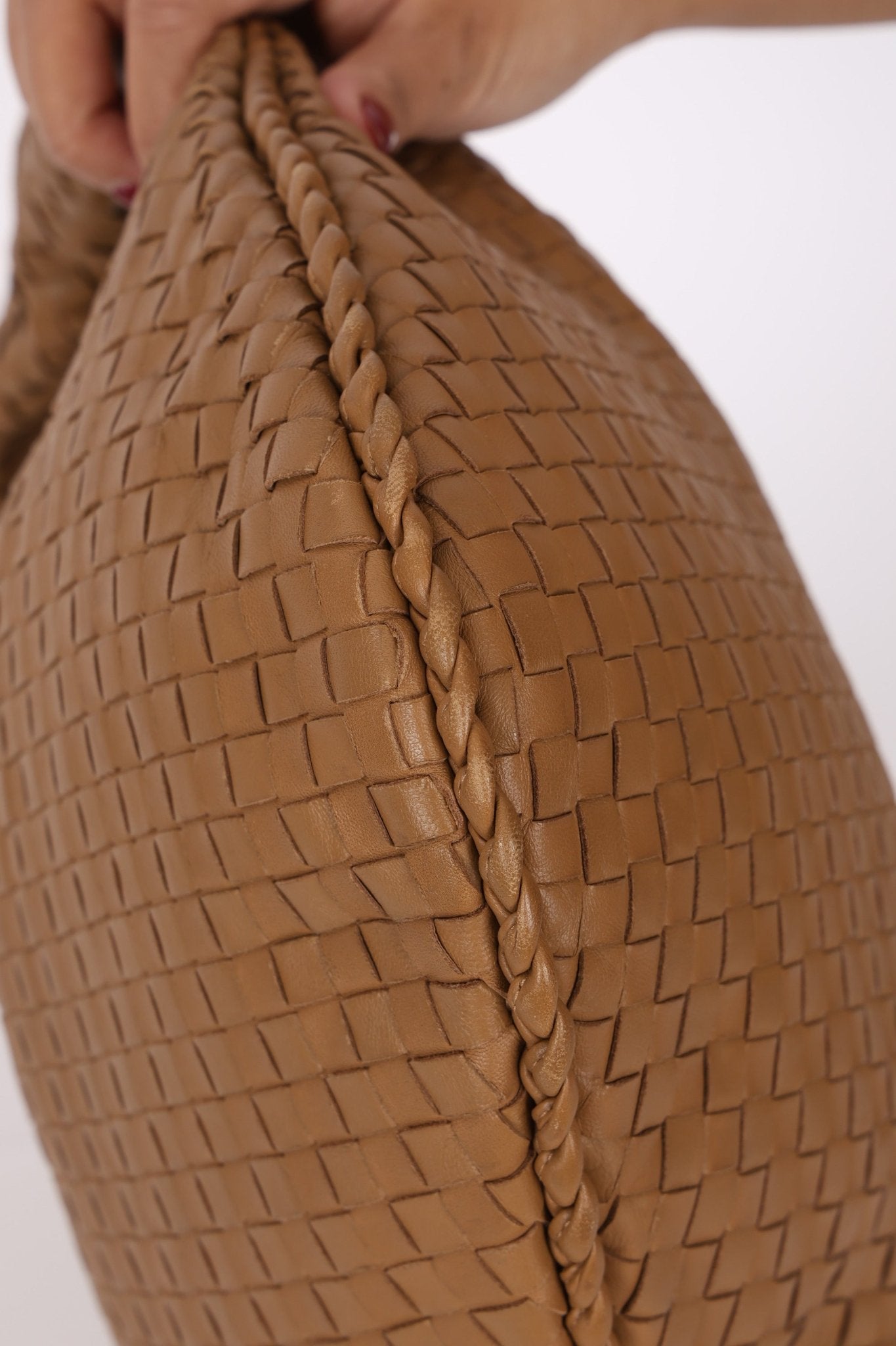 Bottega Veneta Caramel Medium Intreccciato Hobo - FashioNica