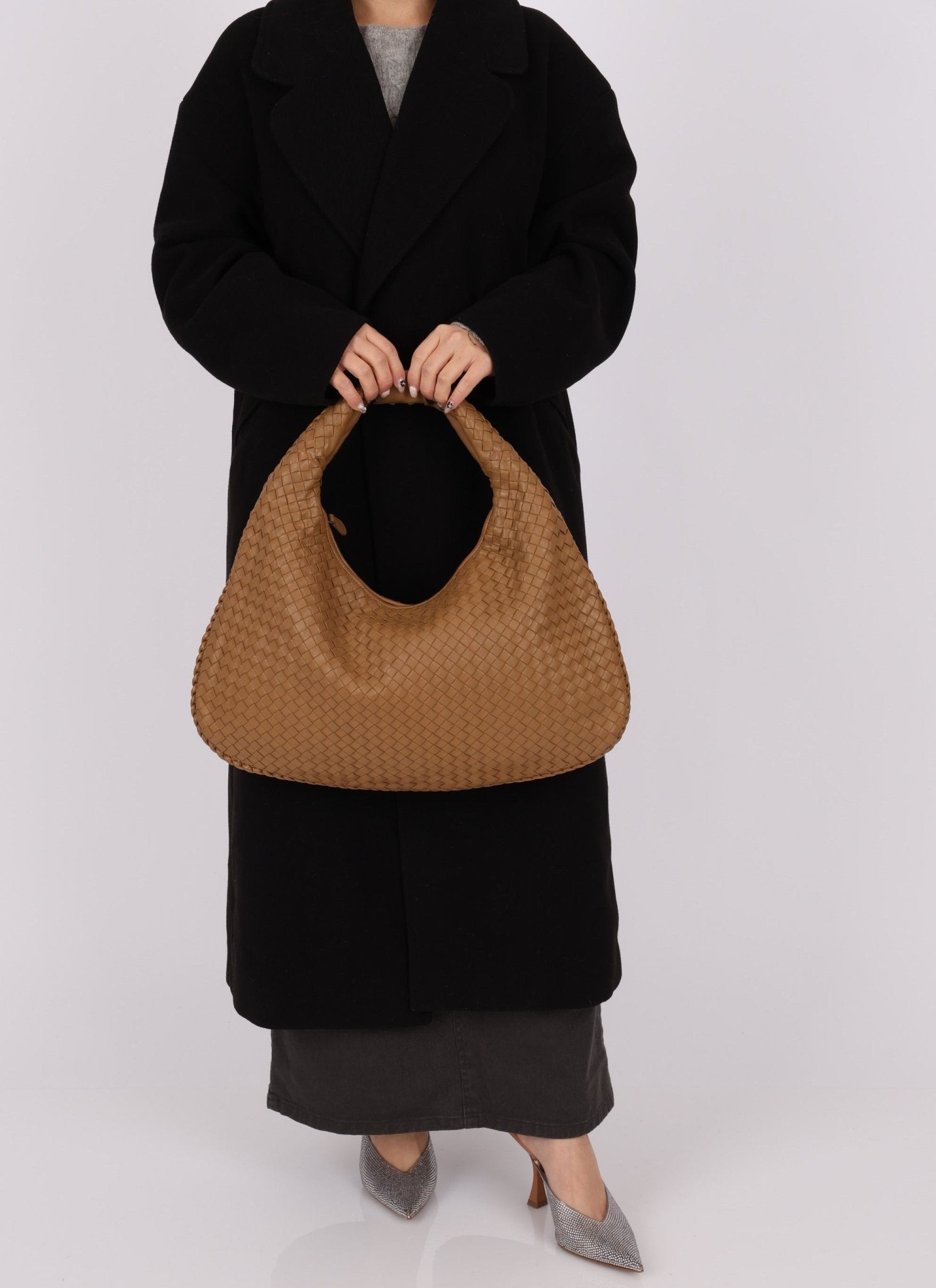 Bottega Veneta Caramel Medium Intreccciato Hobo - FashioNica