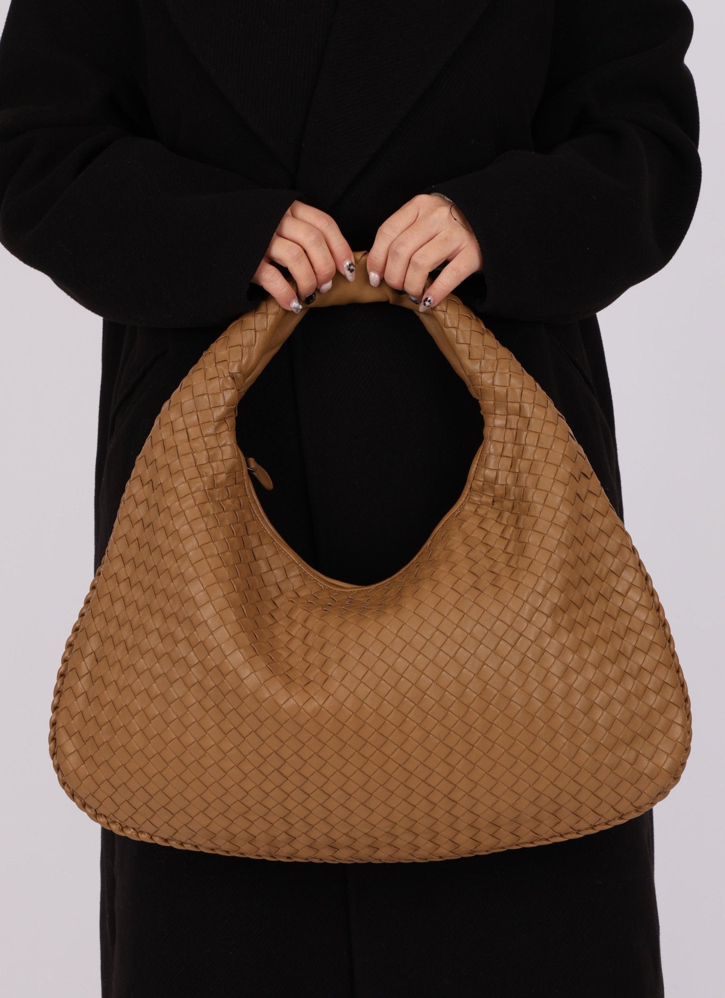 Bottega Veneta Caramel Medium Intreccciato Hobo - FashioNica