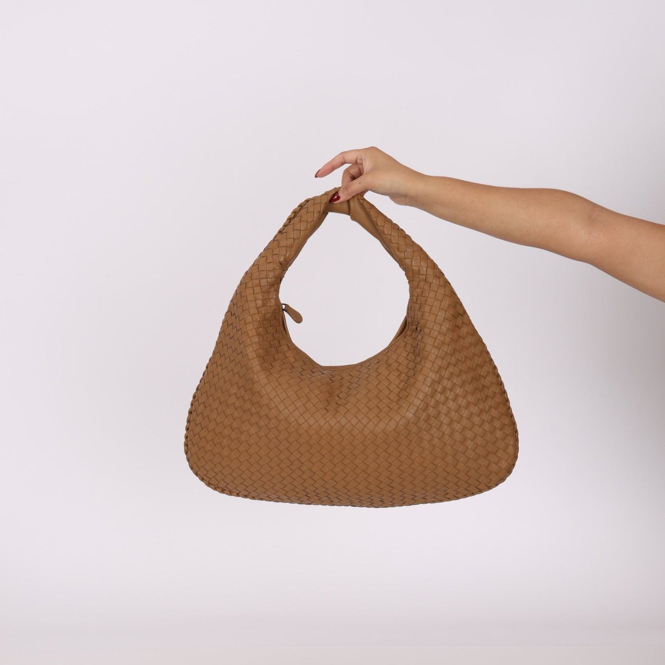 Bottega Veneta Caramel Medium Intreccciato Hobo - FashioNica