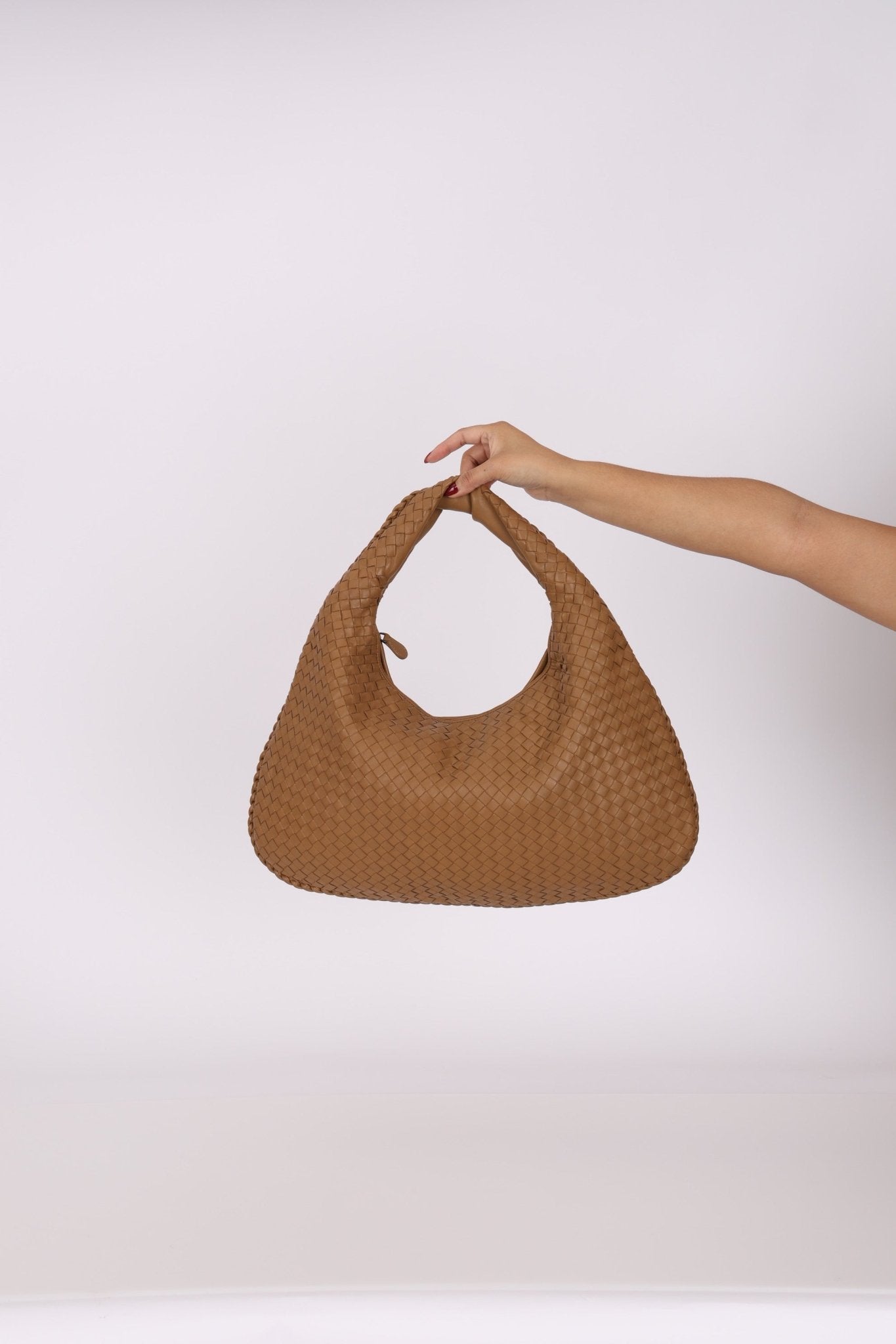 Bottega Veneta Caramel Medium Intreccciato Hobo - FashioNica