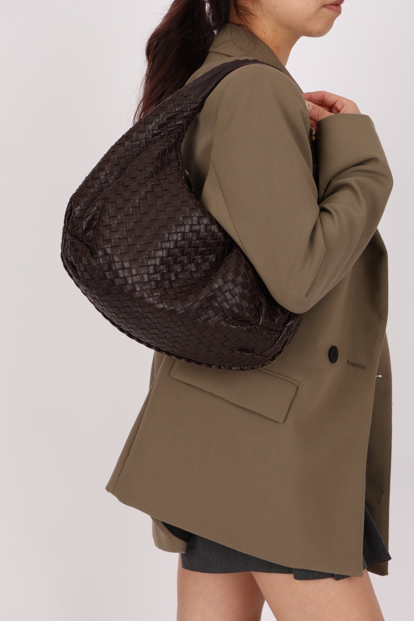 Bottega Veneta Chocolate Intrecciato Belly Hobo - FashioNica