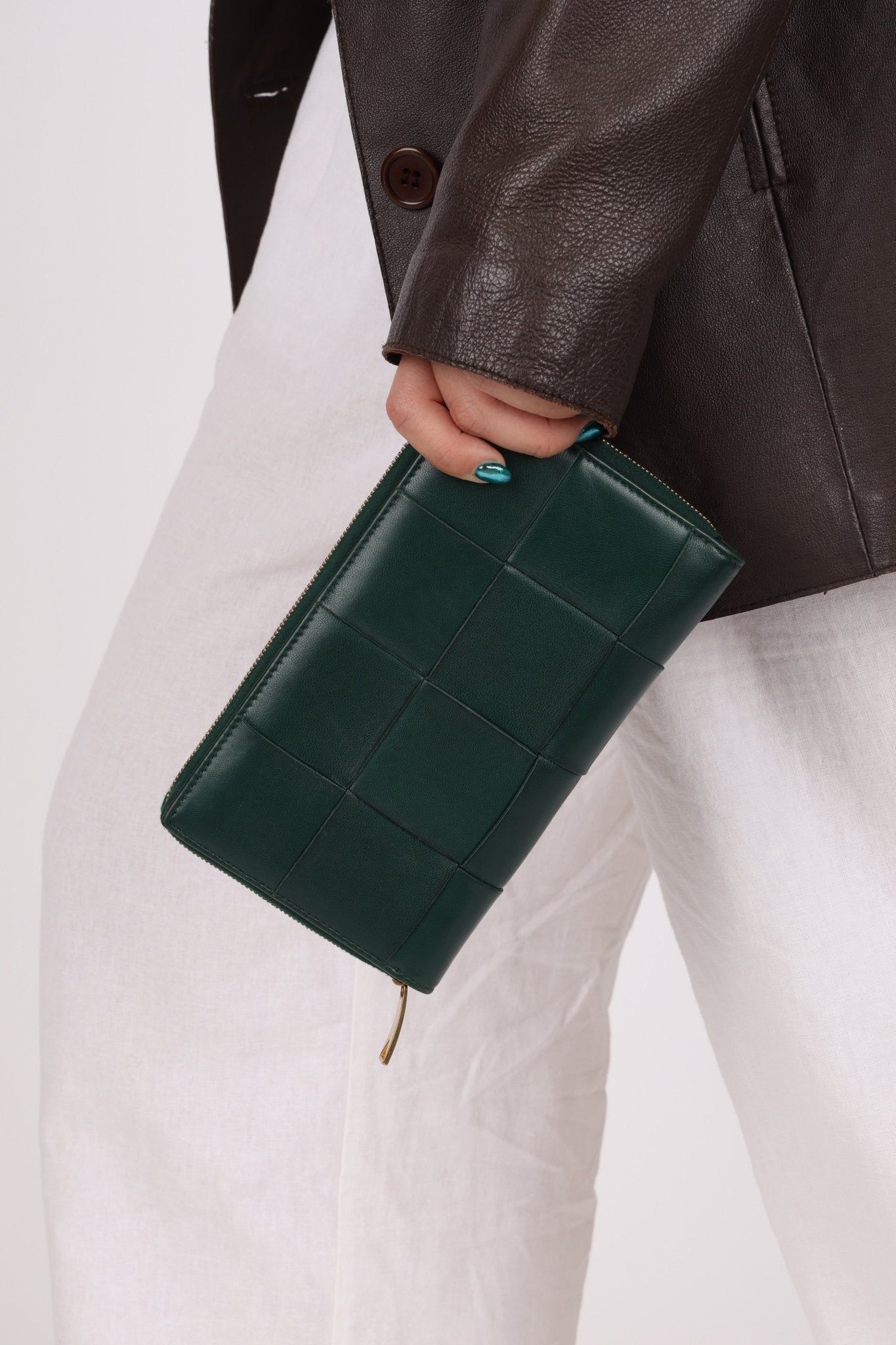 Bottega Veneta Emerald Green Casette Zipped Short Wallet - FashioNica