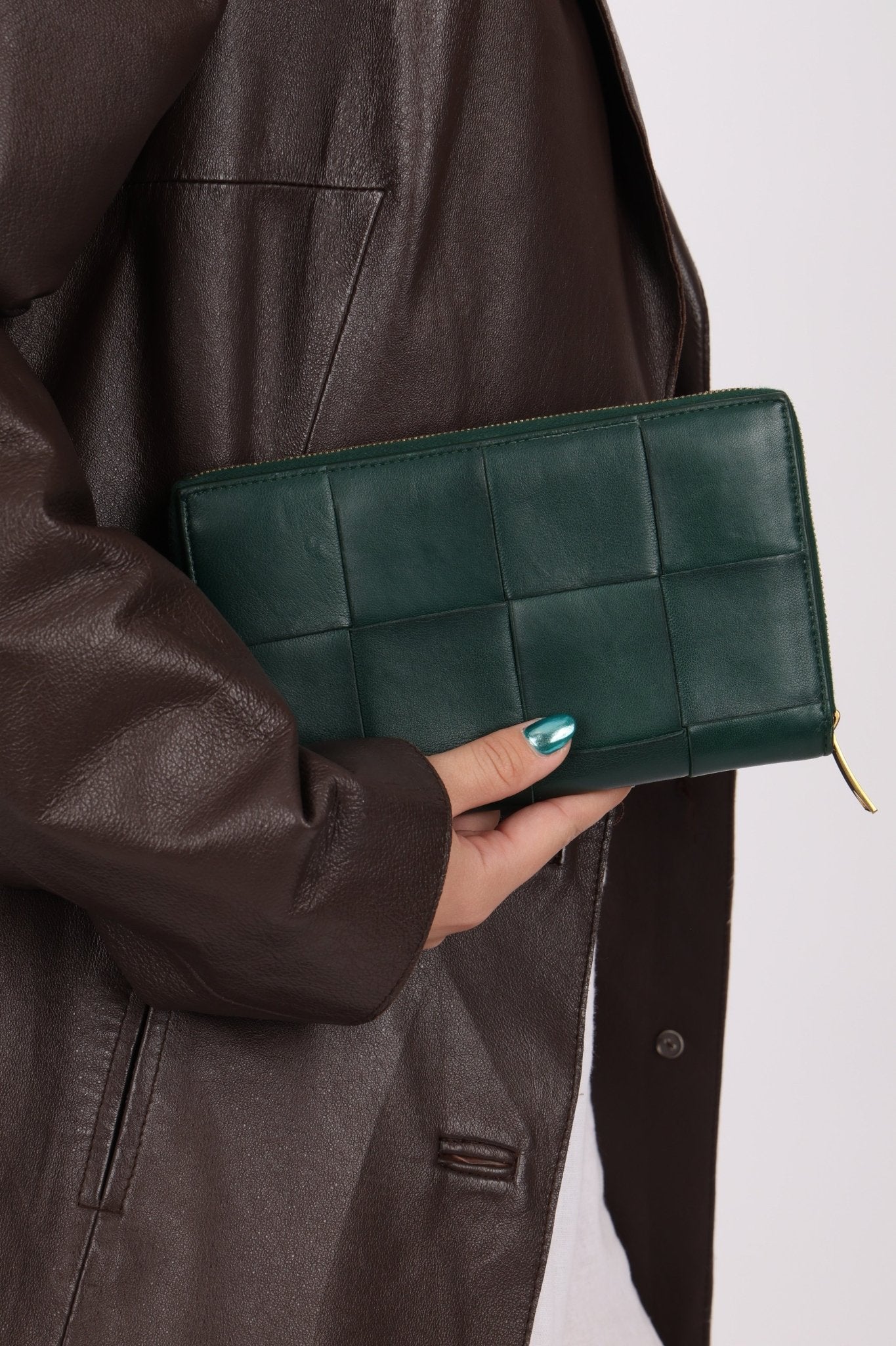 Bottega Veneta Emerald Green Casette Zipped Short Wallet - FashioNica