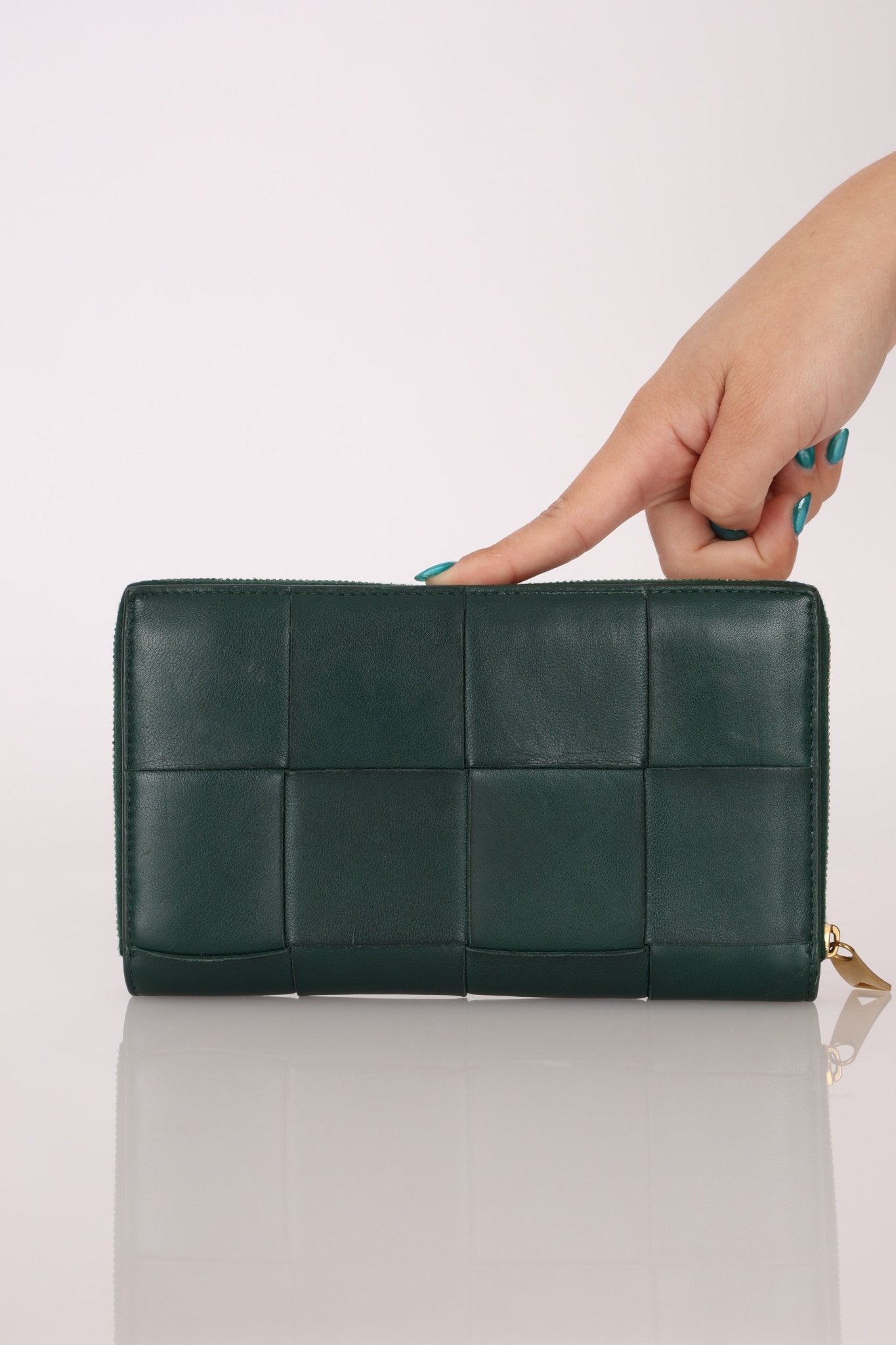 Bottega Veneta Emerald Green Casette Zipped Short Wallet - FashioNica