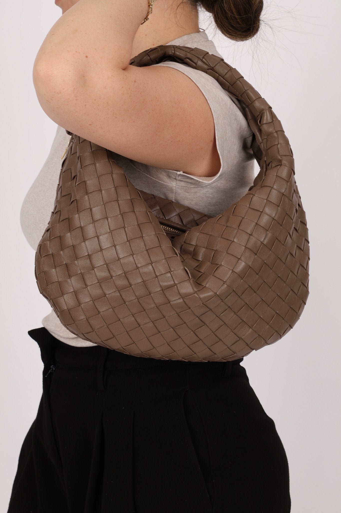 Bottega Veneta Intrecciato Dark Taupe Teen Jodie - FashioNica