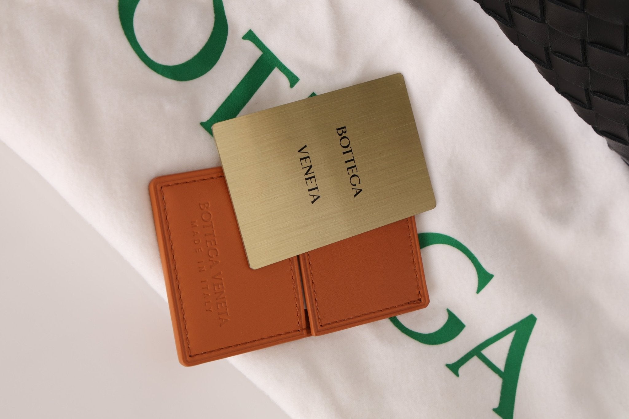 Bottega Veneta Intrecciato Medium Andiamo - FashioNica